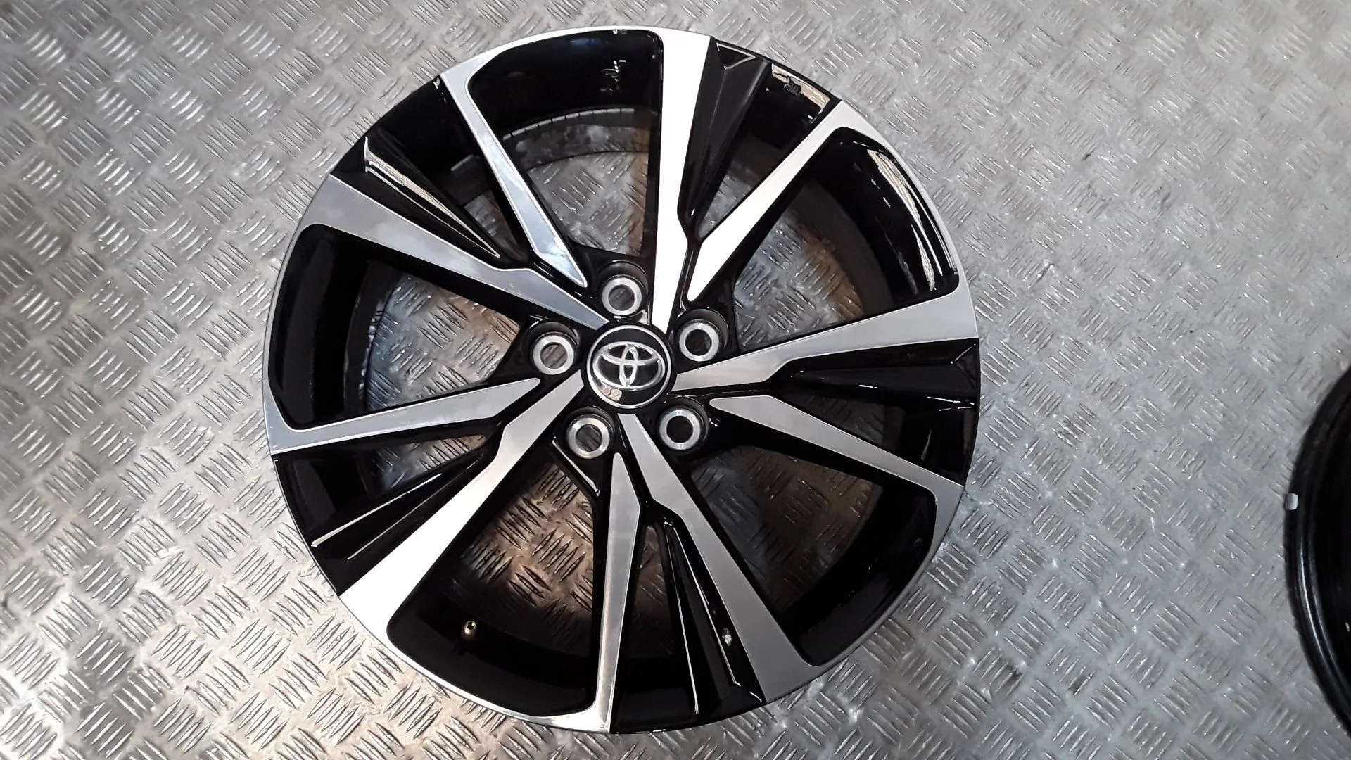 Juego Llantas Aluminio para Toyota C-Hr (_X1_)