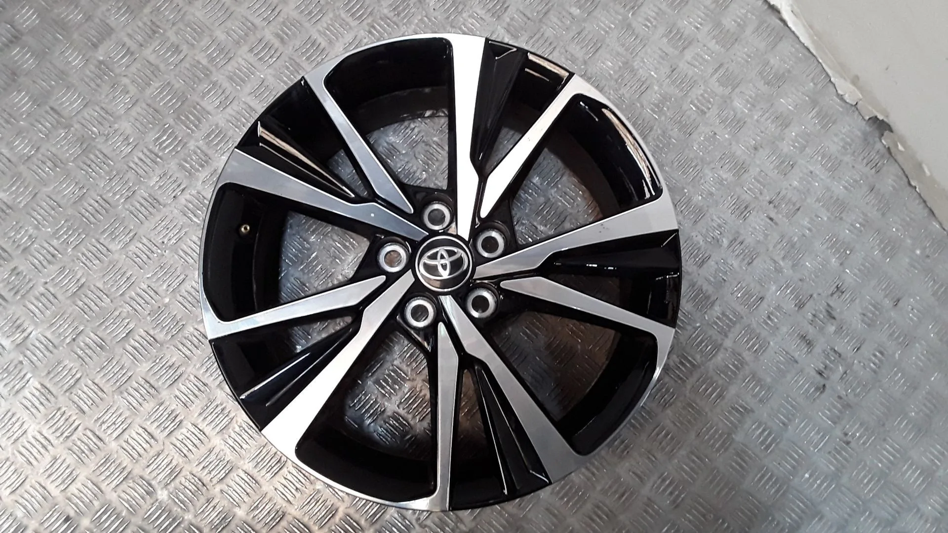 Juego Llantas Aluminio para Toyota C-Hr (_X1_)