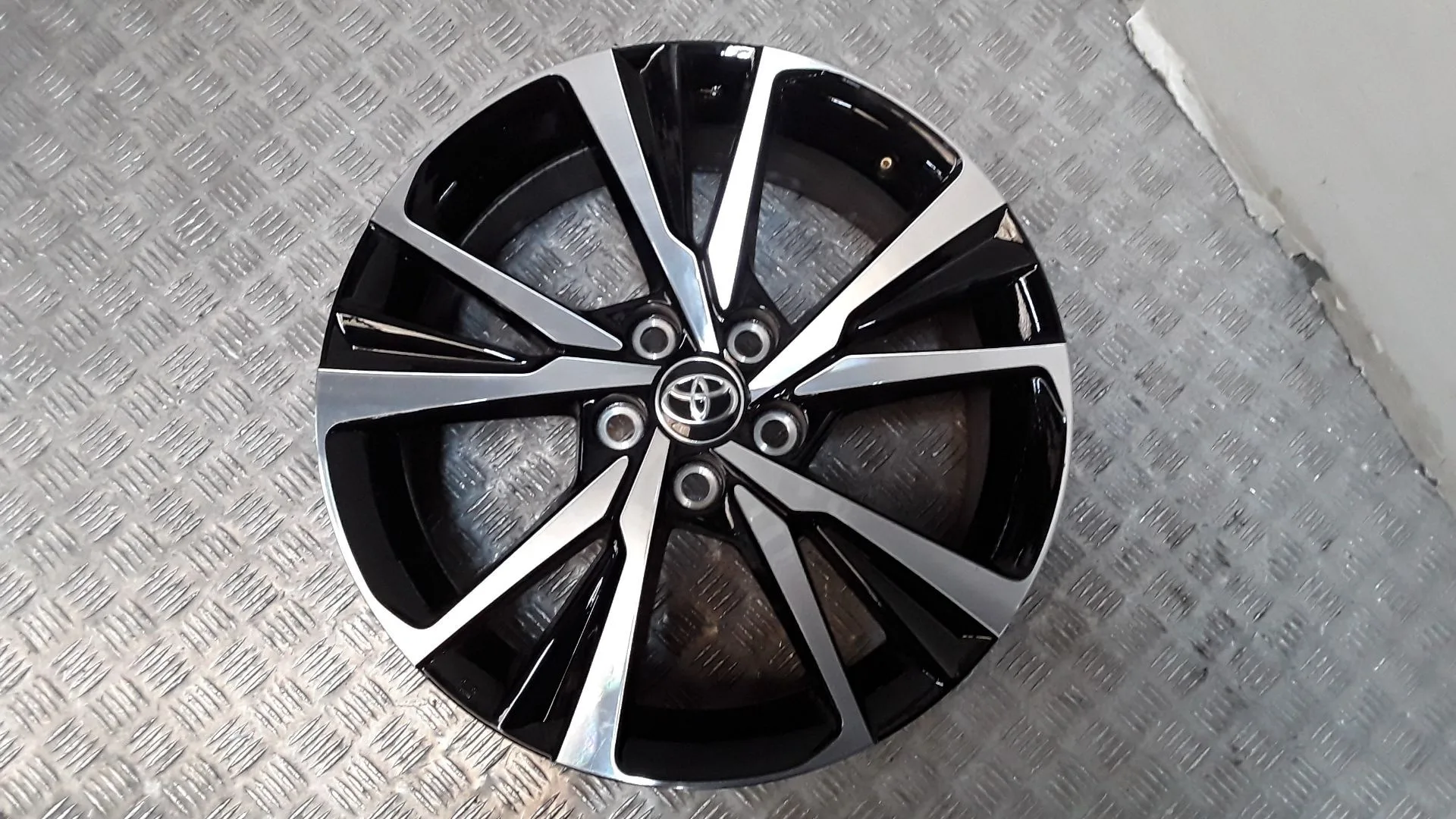 Juego Llantas Aluminio para Toyota C-Hr (_X1_)
