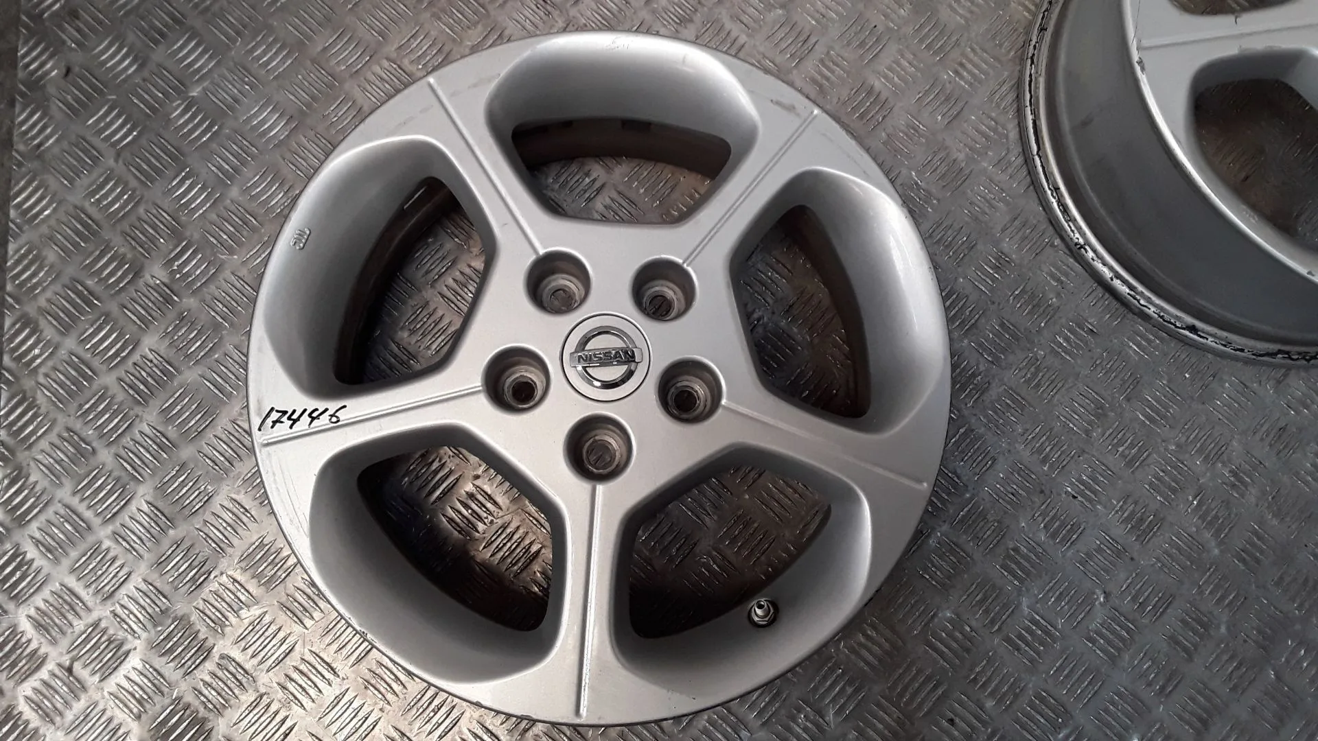 Juego Llantas Aluminio para Nissan Leaf (Ze0)