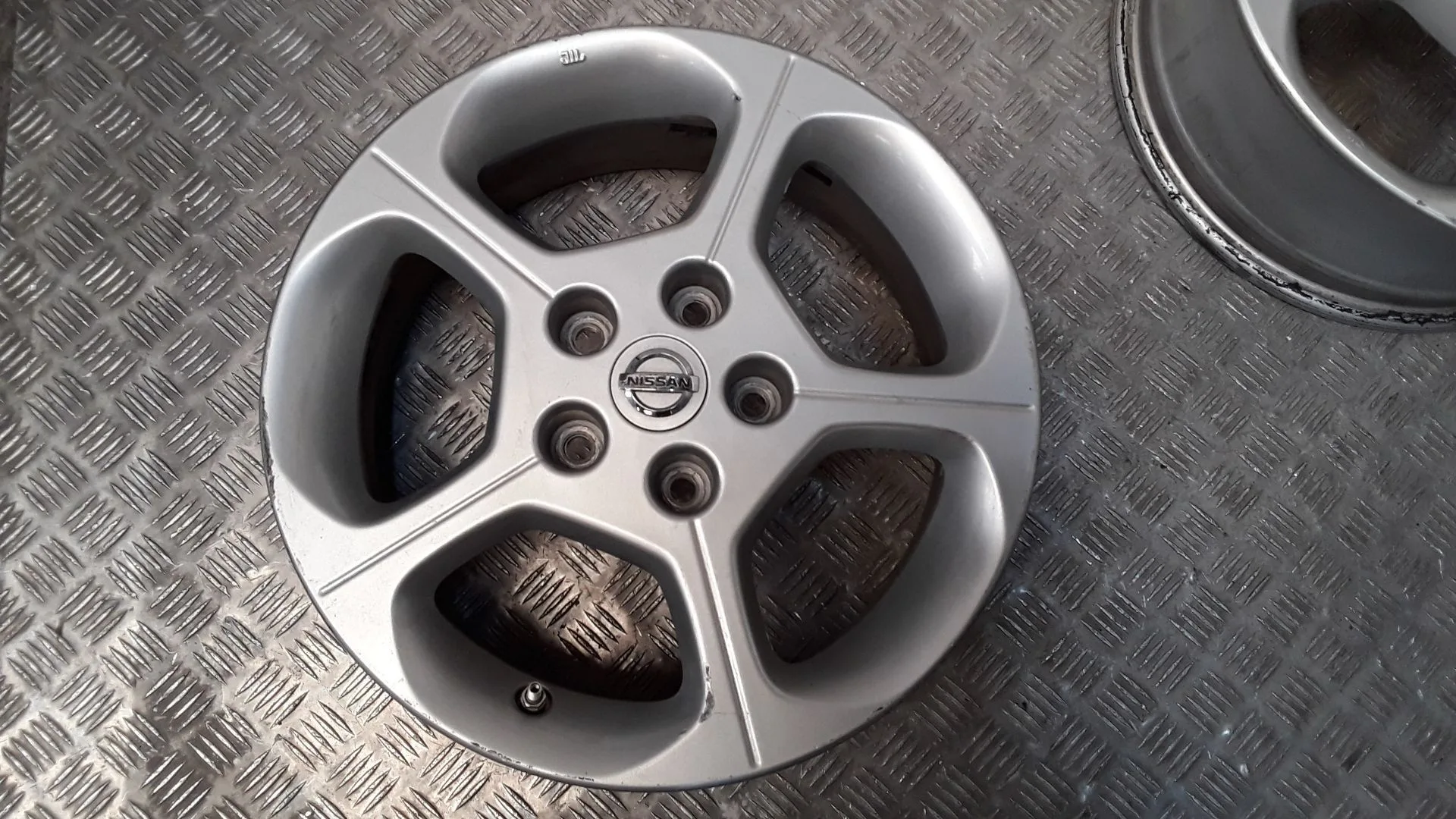Juego Llantas Aluminio para Nissan Leaf (Ze0)