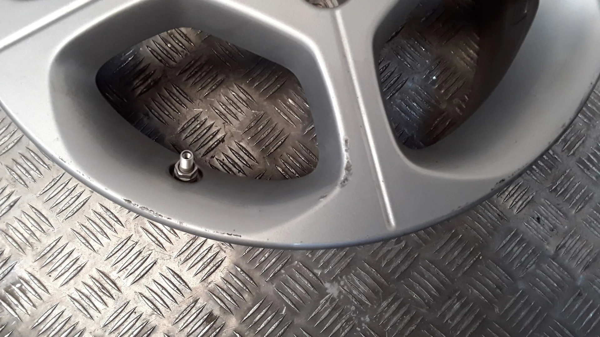 Juego Llantas Aluminio para Nissan Leaf (Ze0)