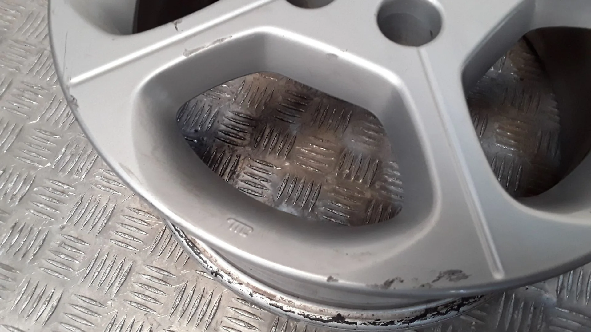 Juego Llantas Aluminio para Nissan Leaf (Ze0)