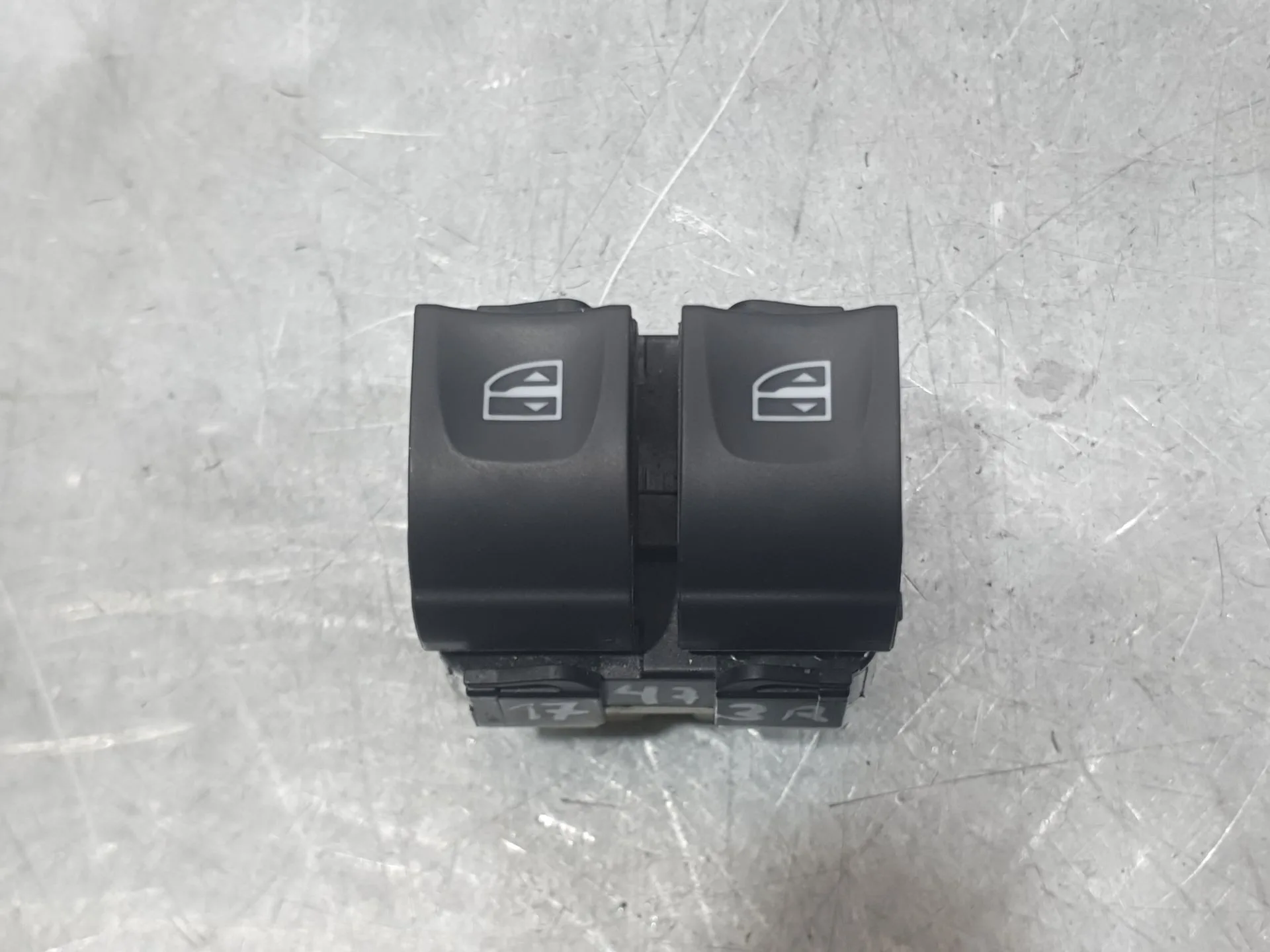 Mando Elevalunas Delantero Izquierdo para Renault Express Furgoneta/Monovolumen