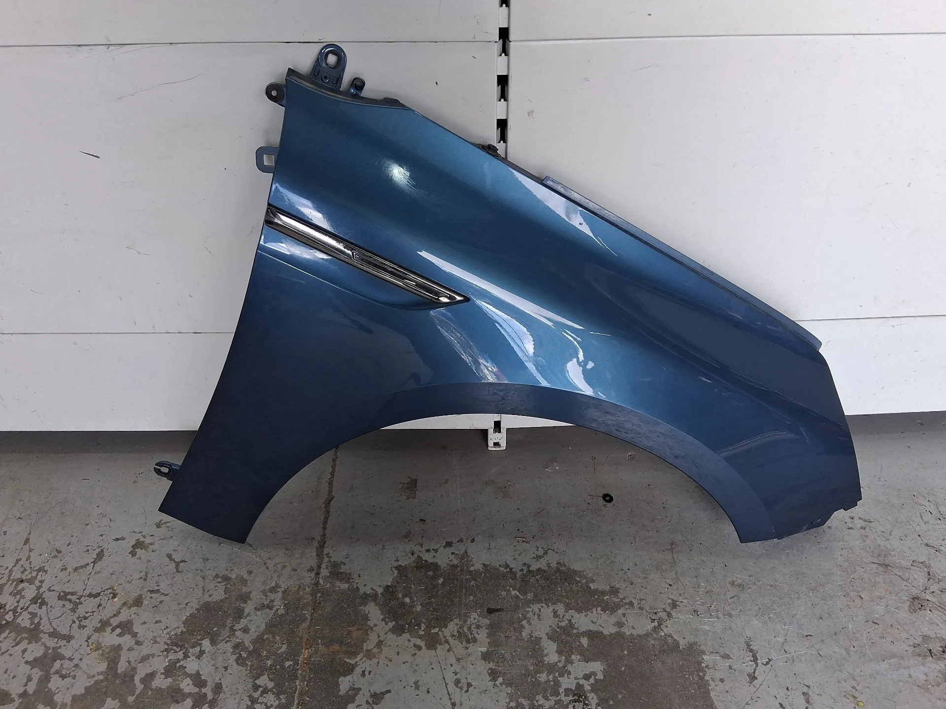 Aleta Delantera Derecha para Renault Megane Iv Hatchback (B9A/M/N_)