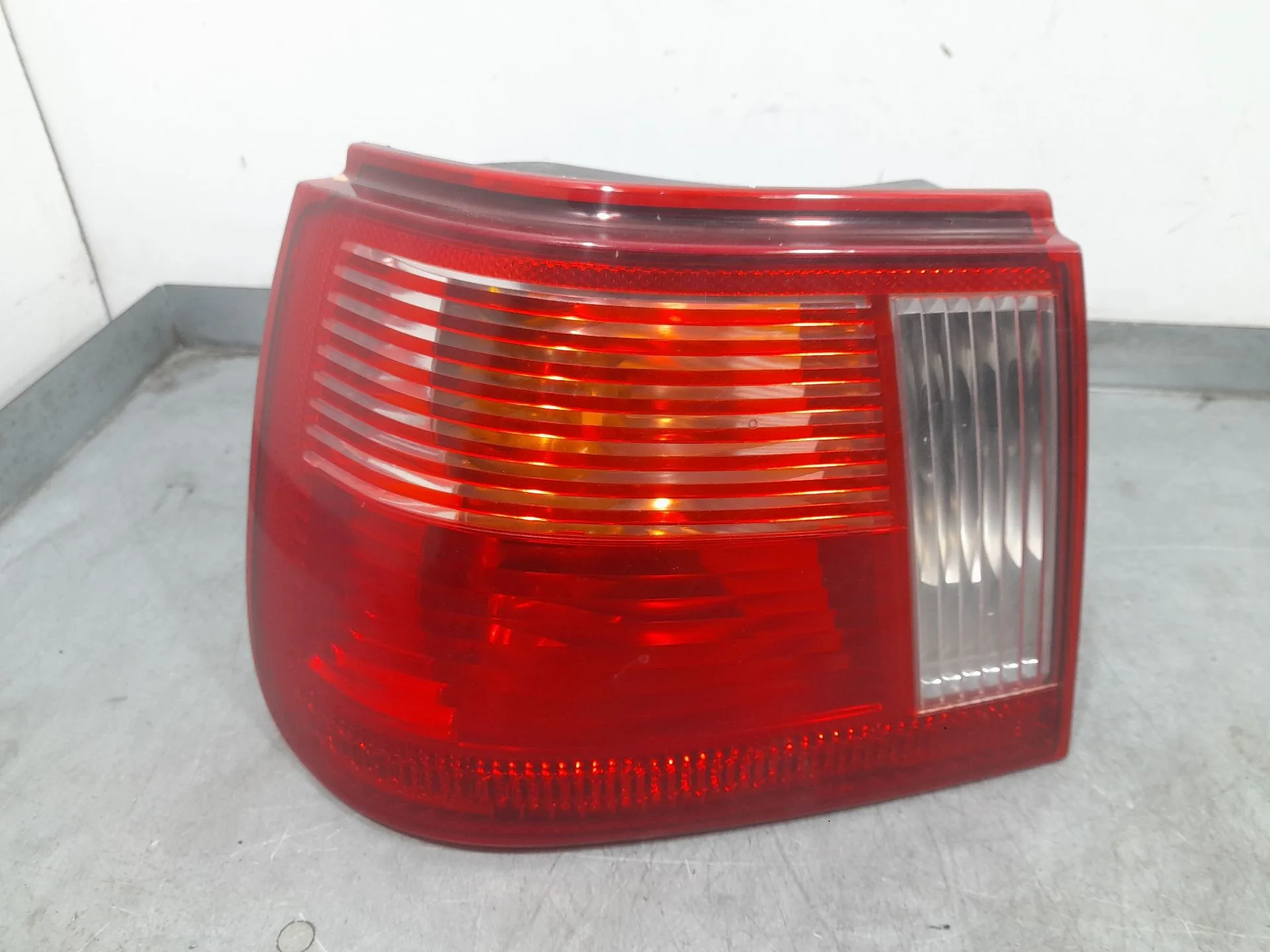 Piloto Trasero Izquierdo para Seat Ibiza Ii (6K1)