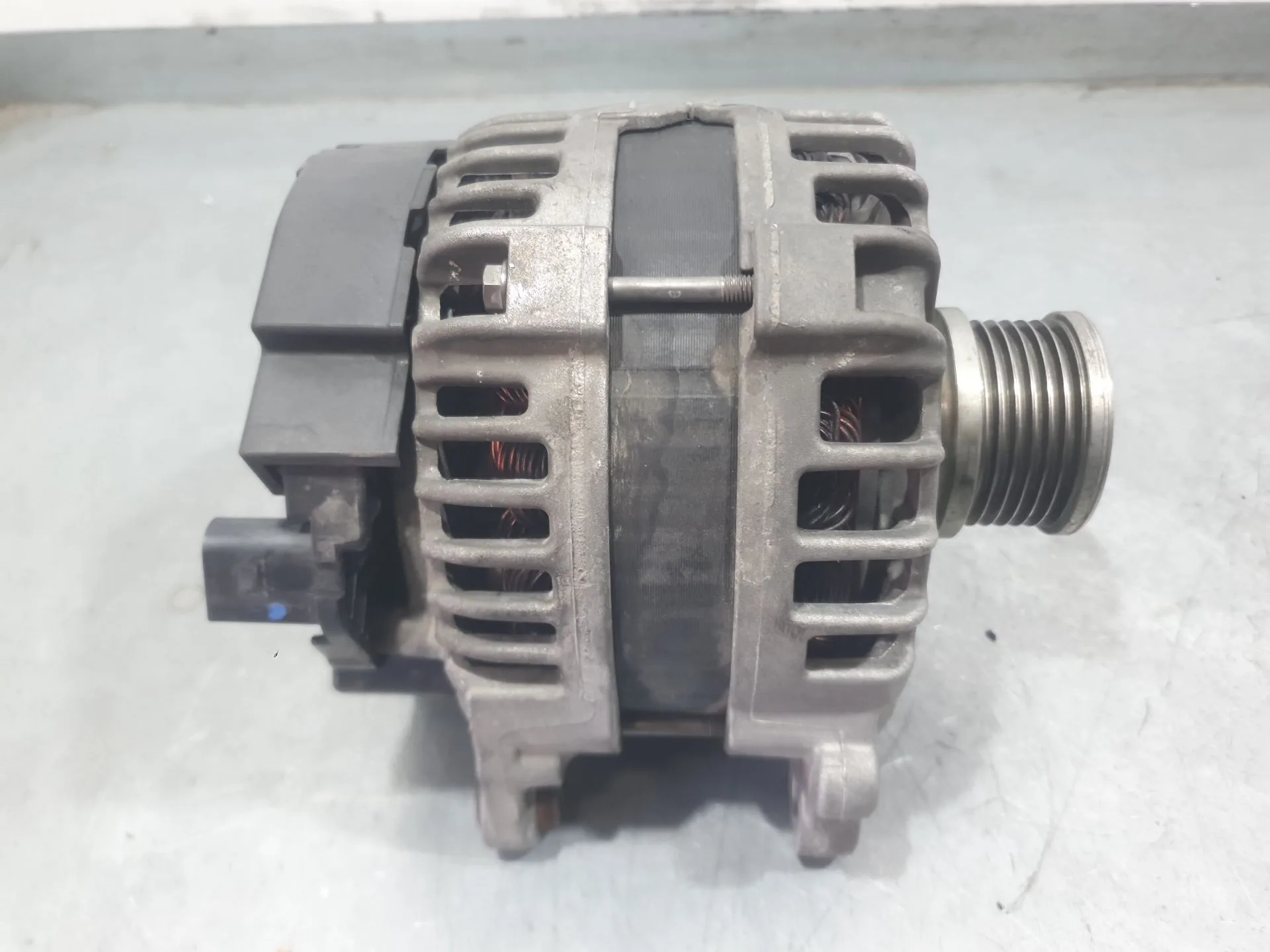 Alternador para Audi A5 Sportback (8Ta)