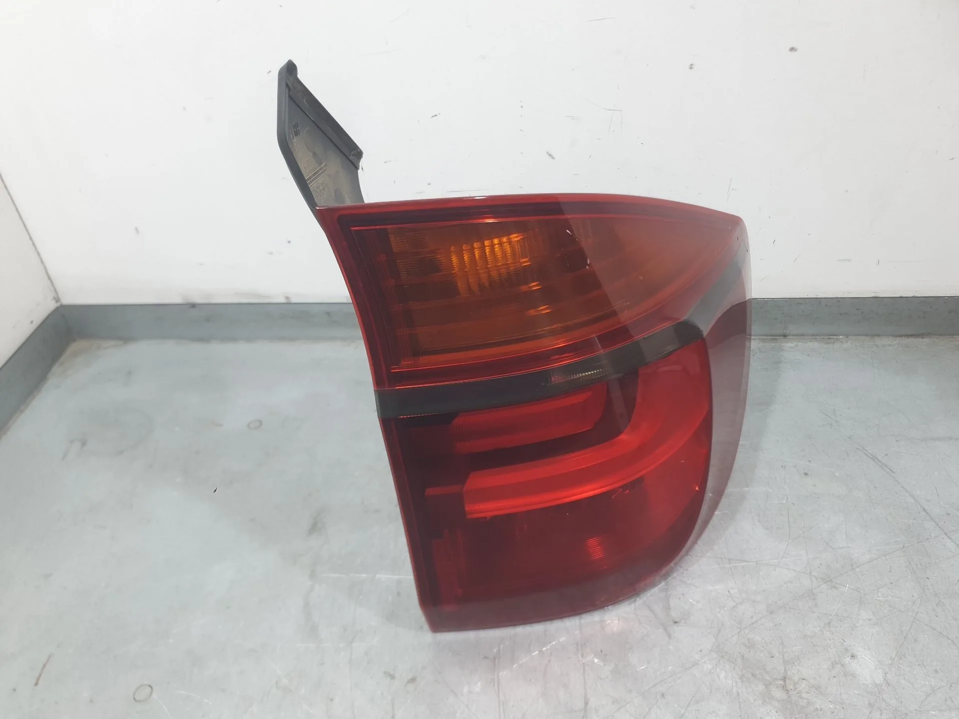 Piloto Trasero Derecho Exterior para Bmw X5 (E70)