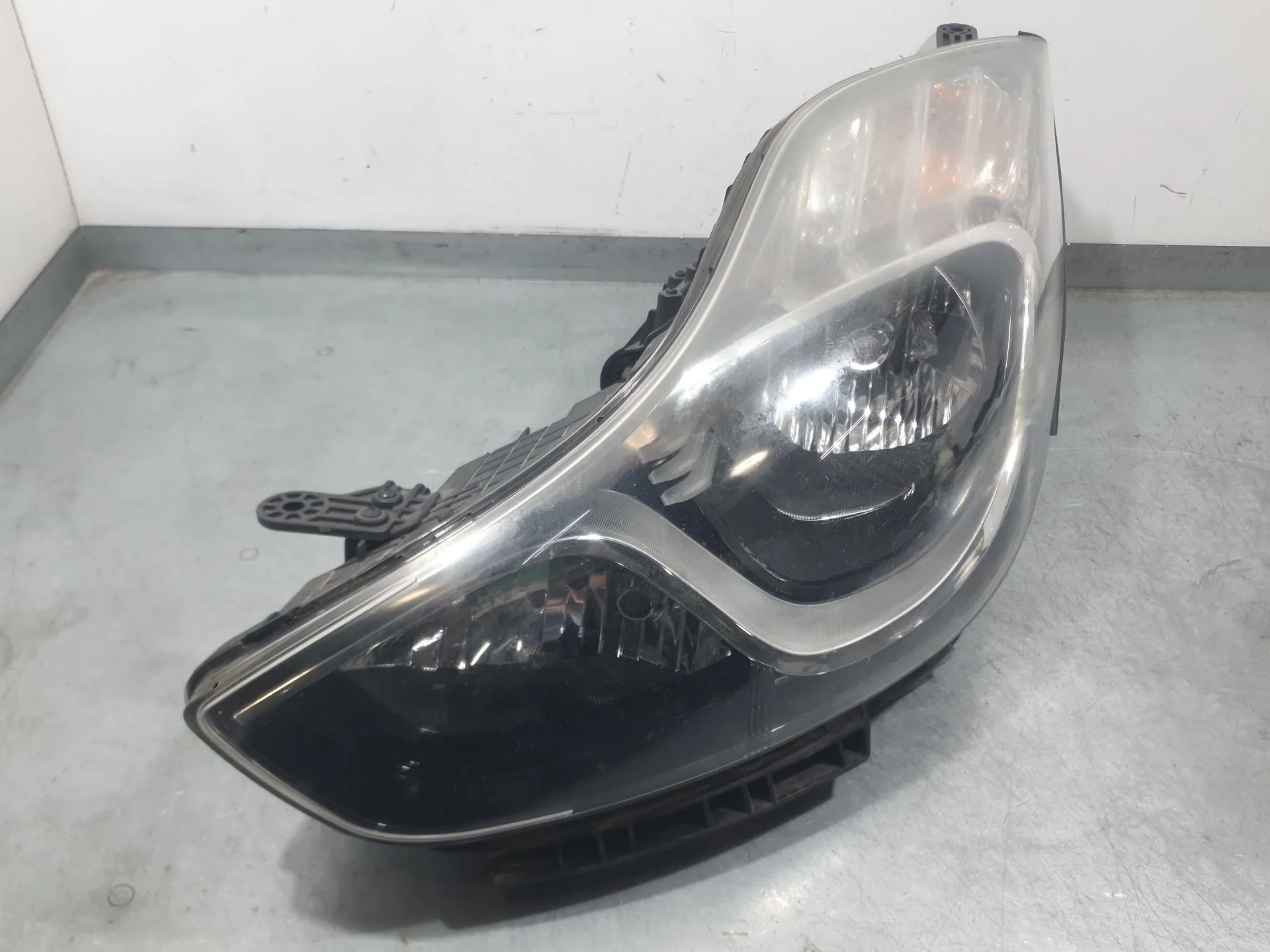 Faro Izquierdo para Hyundai Ix20 (Jc)