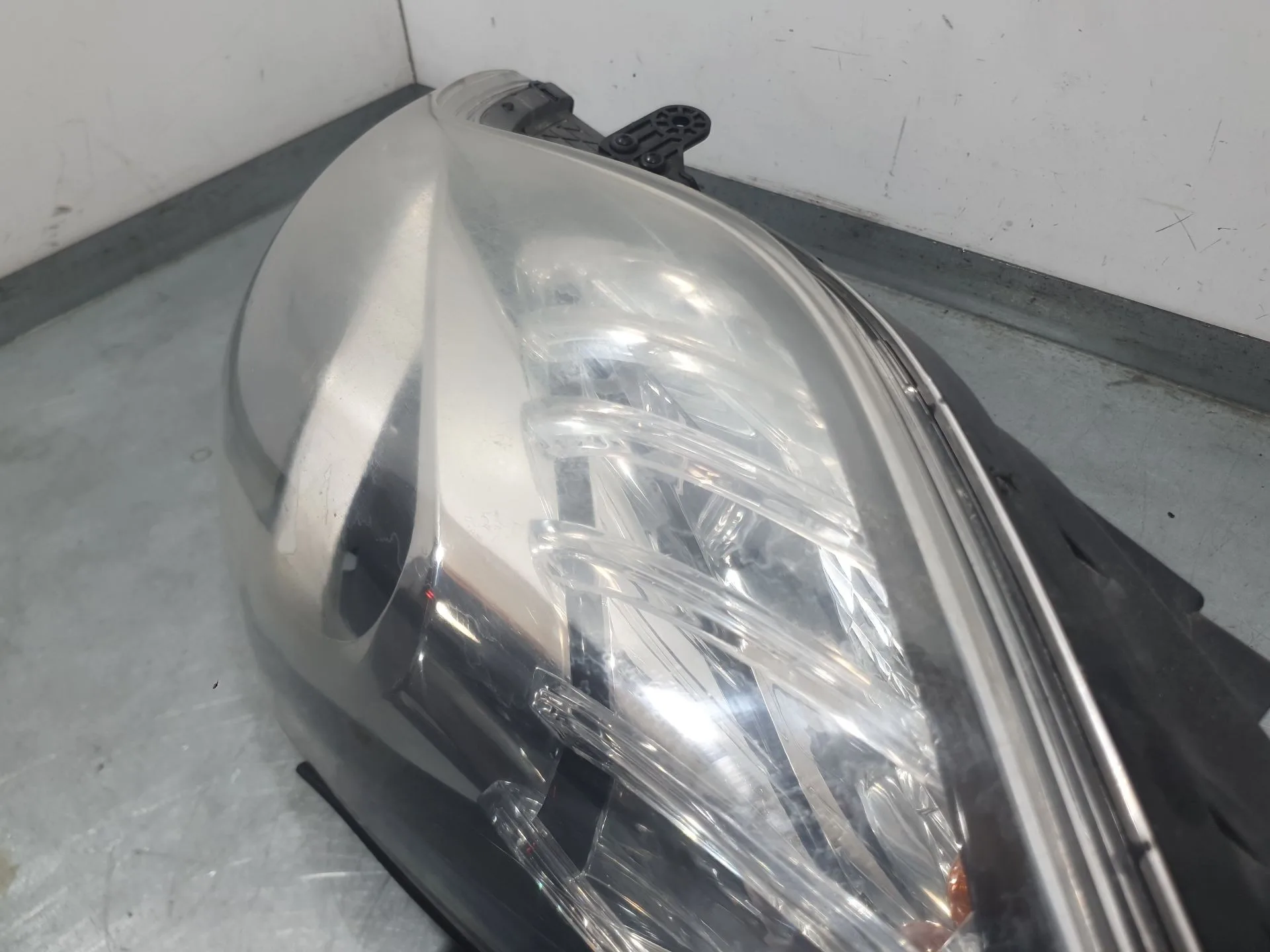Faro Izquierdo para Hyundai Ix20 (Jc)