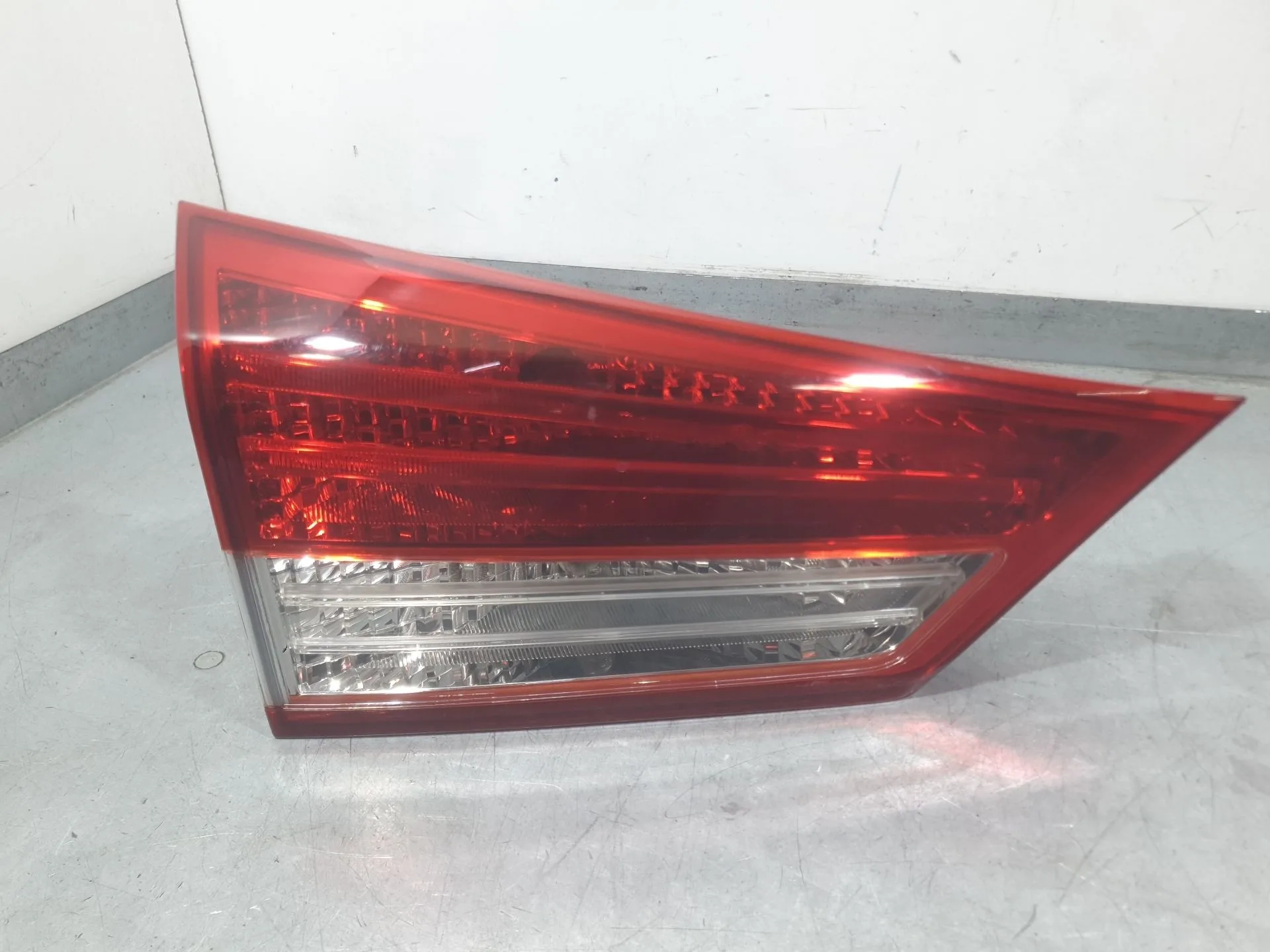 Piloto Trasero Izquierdo Interior para Hyundai Ix20 (Jc)