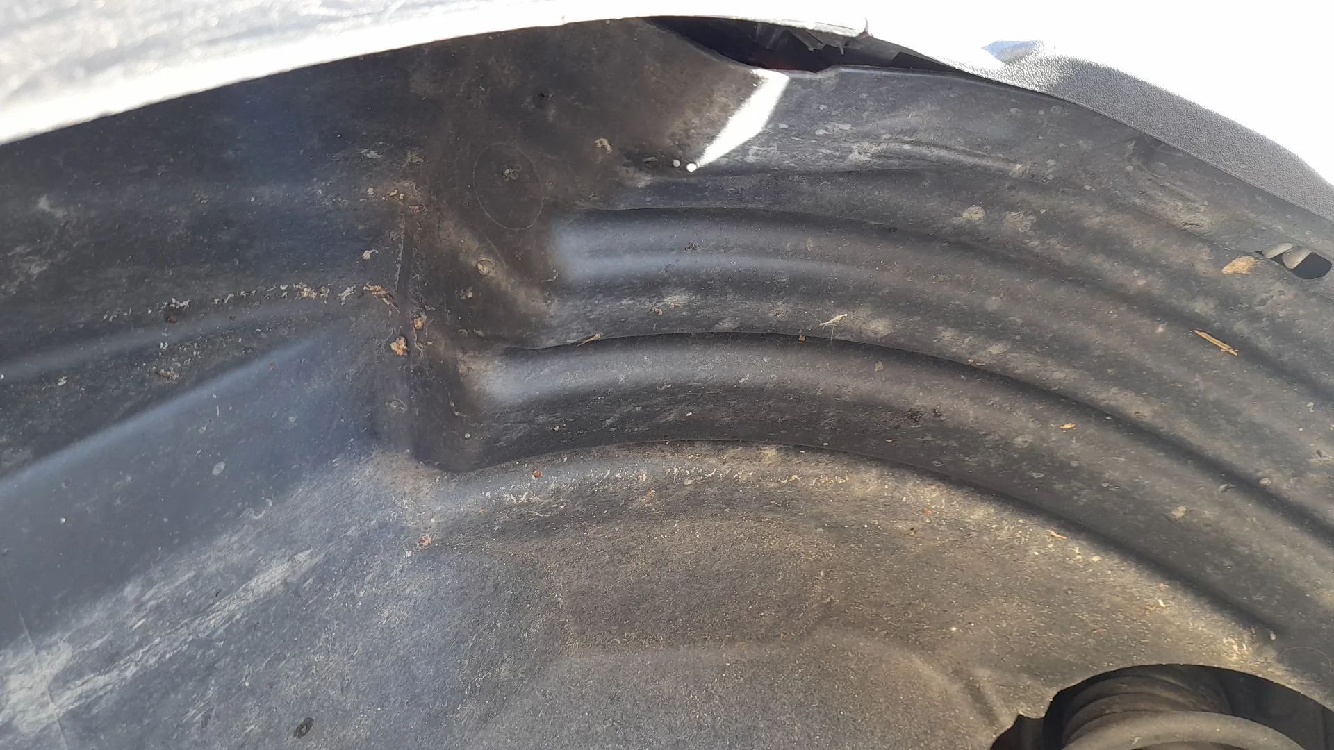 Plastico Pase Rueda Tras. Dch. para Fiat 500X (334_)