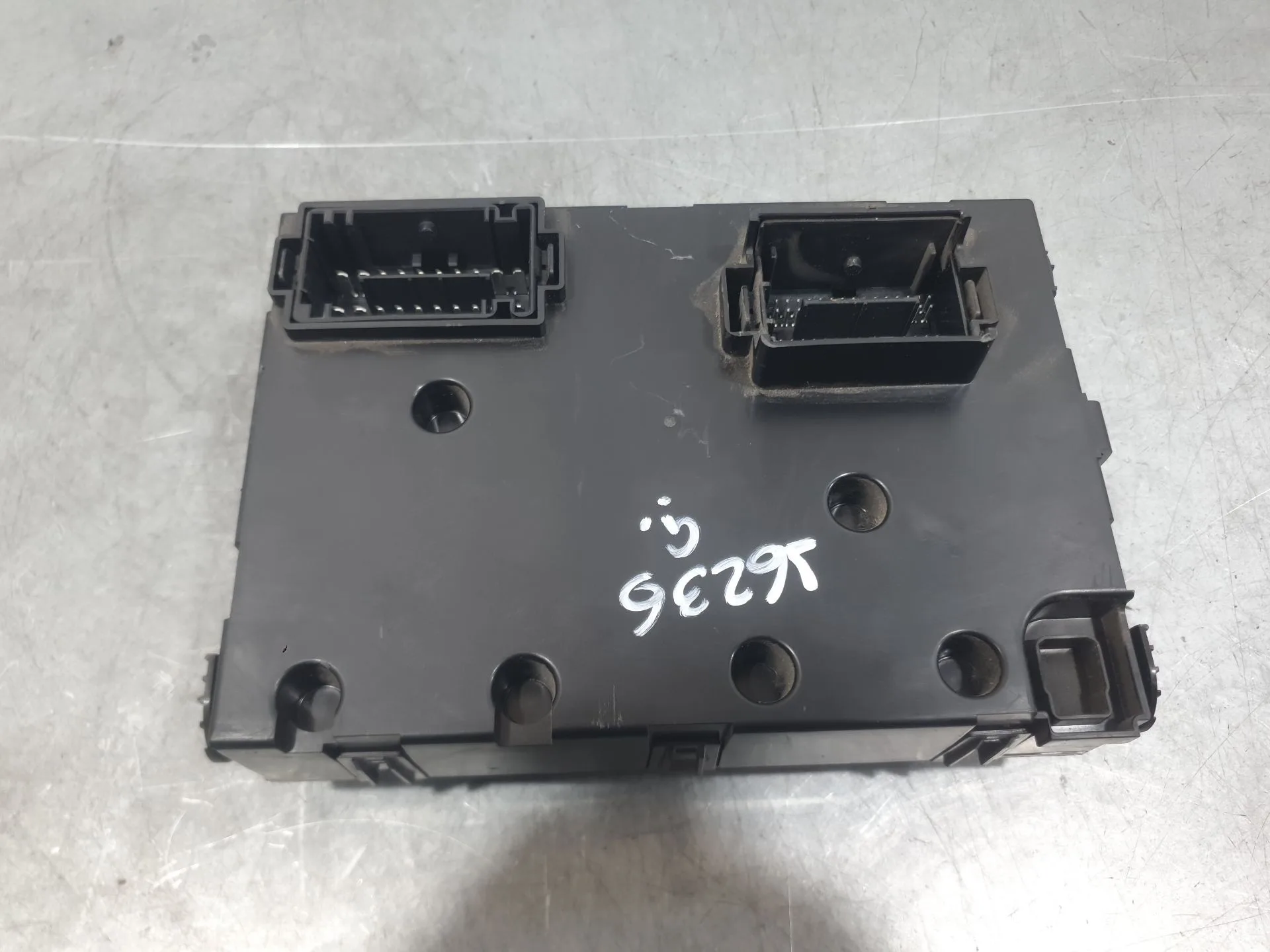 Caja Reles / Fusibles para Fiat 500 E