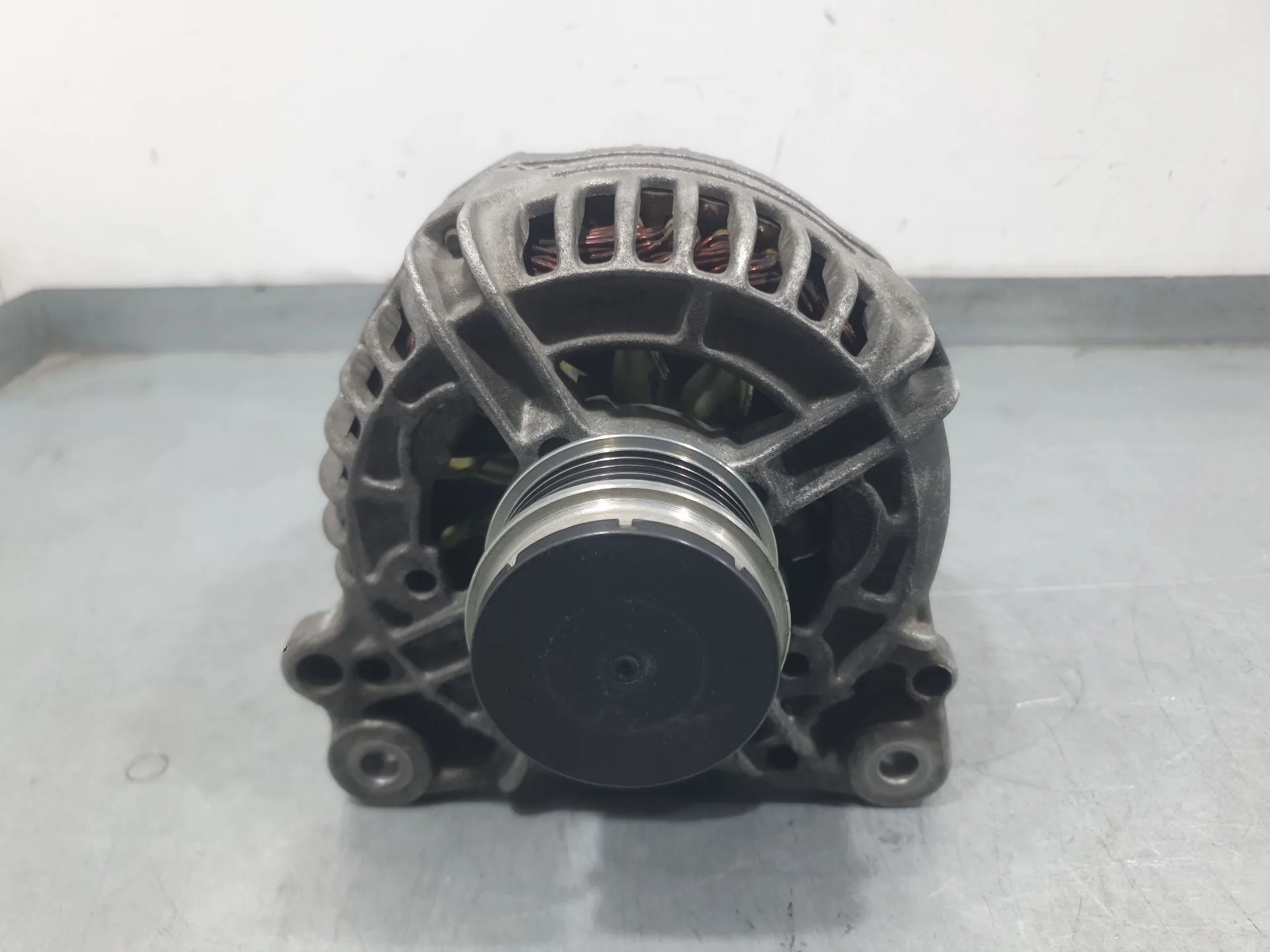 Alternador para Volkswagen Passat B5 (3B2)