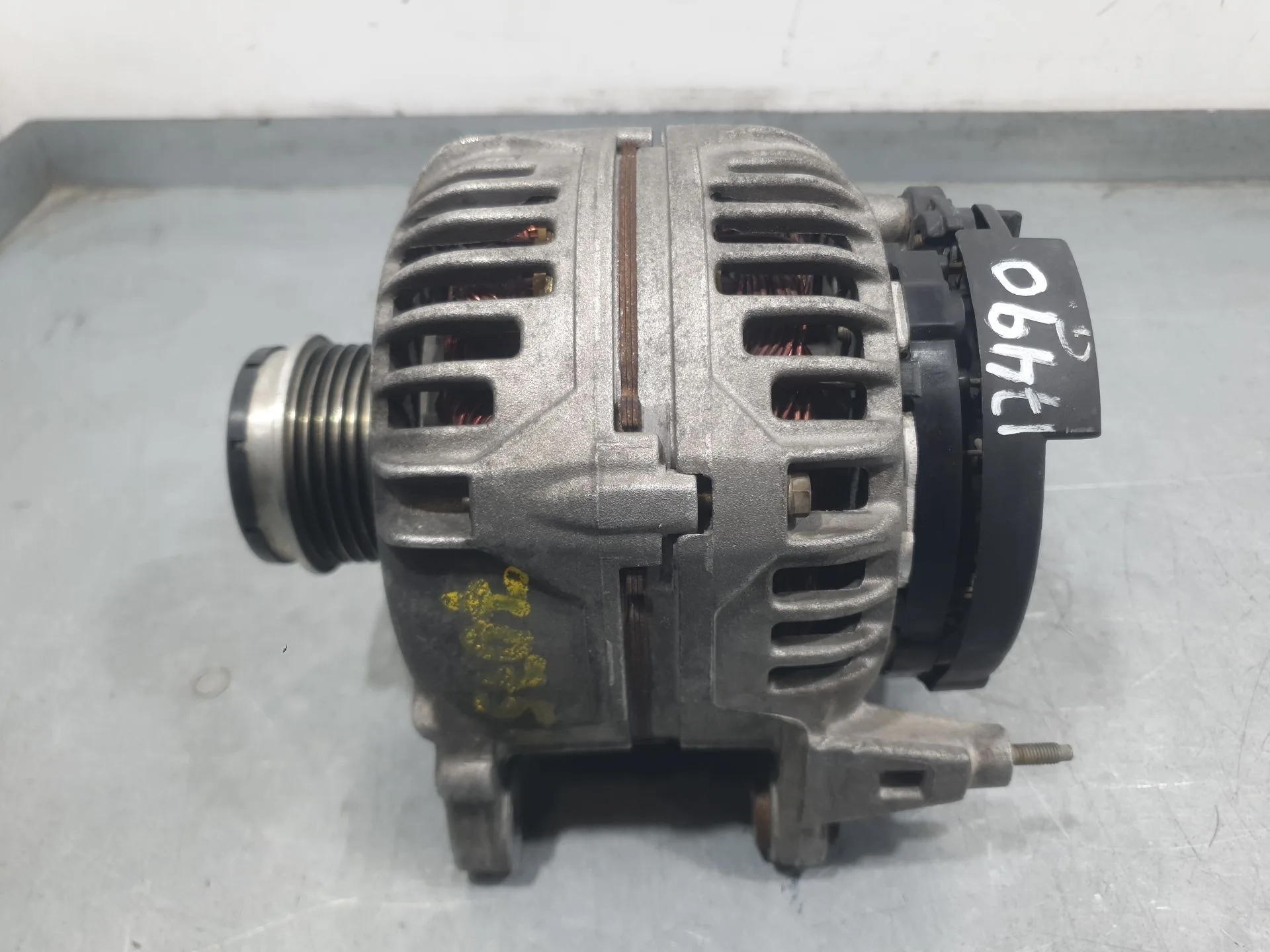 Alternador para Volkswagen Passat B5 (3B2)