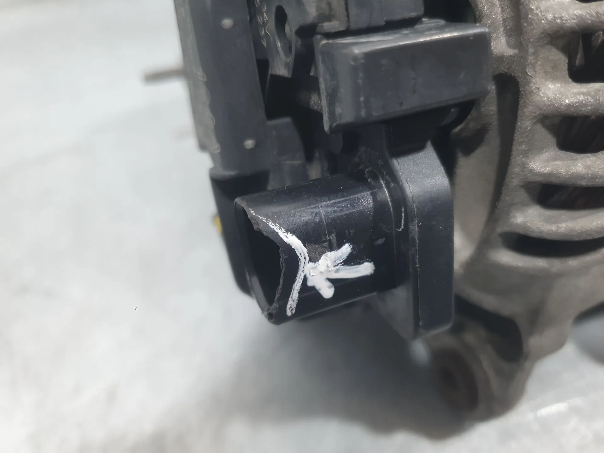 Alternador para Volkswagen Passat B5 (3B2)