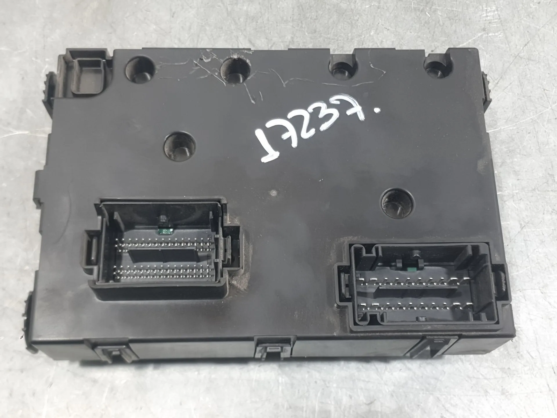 Caja Reles / Fusibles para Fiat 500E (332_)