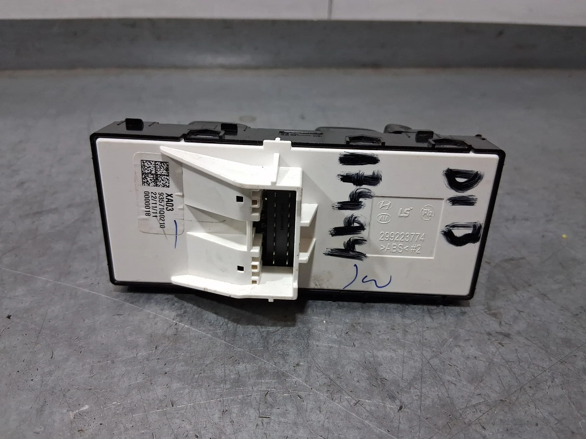 Mando Elevalunas Delantero Izquierdo para Hyundai I20 Iii (Bc3, Bi3)