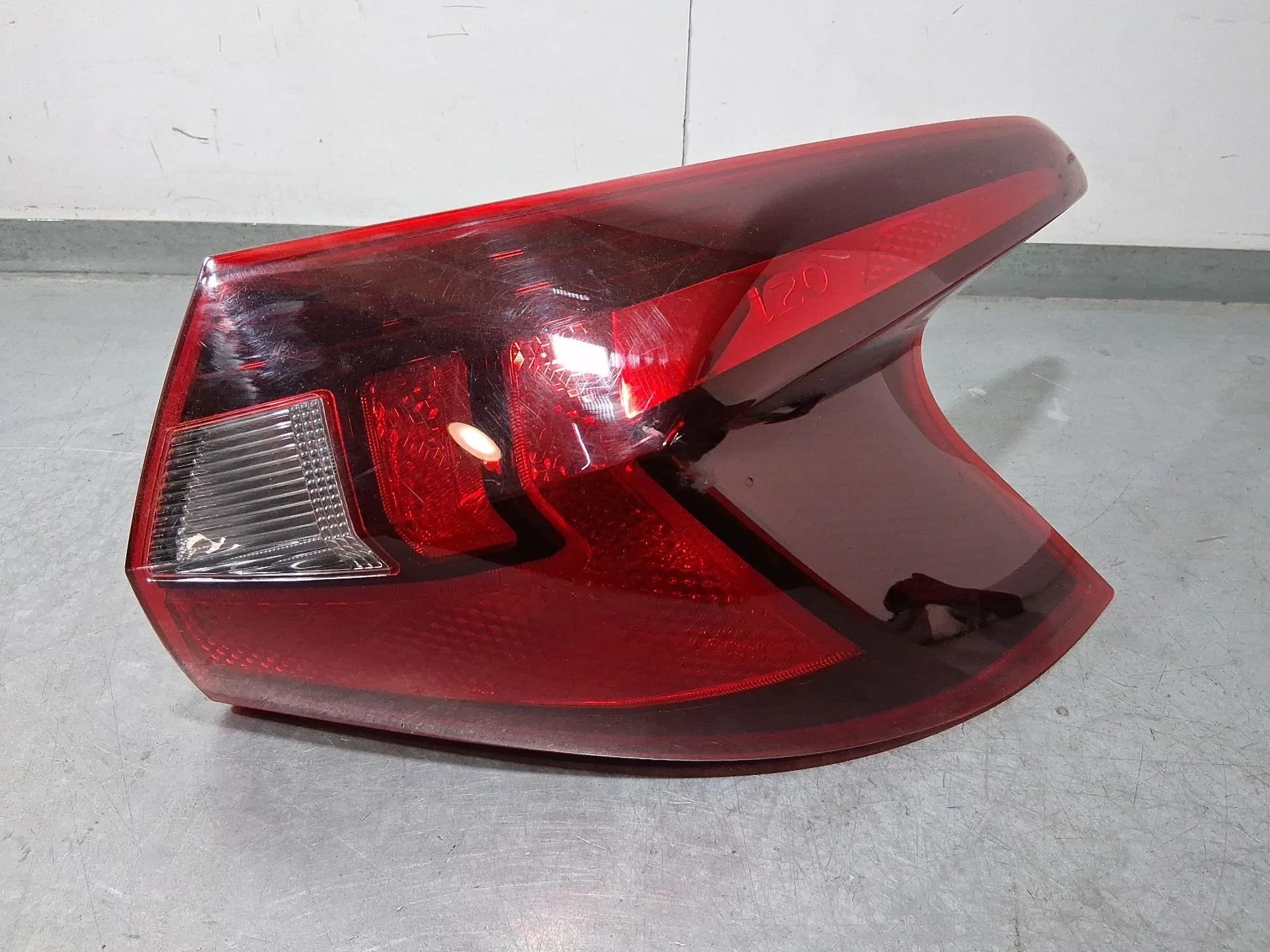 Piloto Trasero Derecho Exterior para Hyundai I20 Iii (Bc3, Bi3)