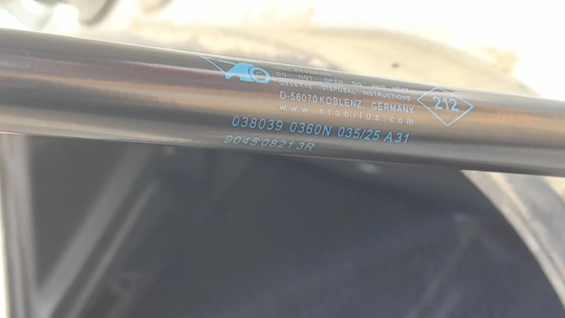 Amortiguadores Maletero / Porton para Mitsubishi Colt
