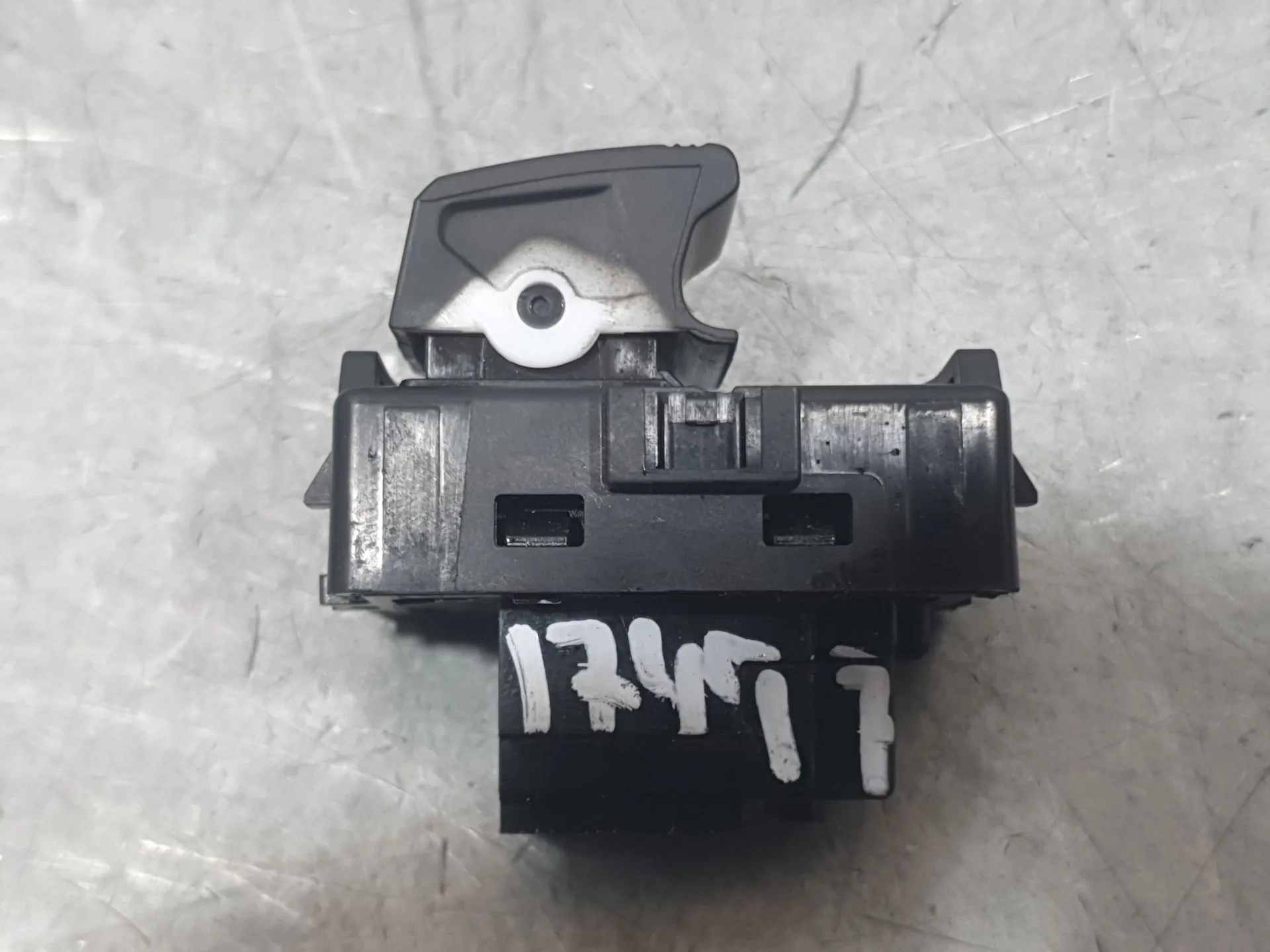 Mando Elevalunas Trasero Izquierdo para Mitsubishi Colt