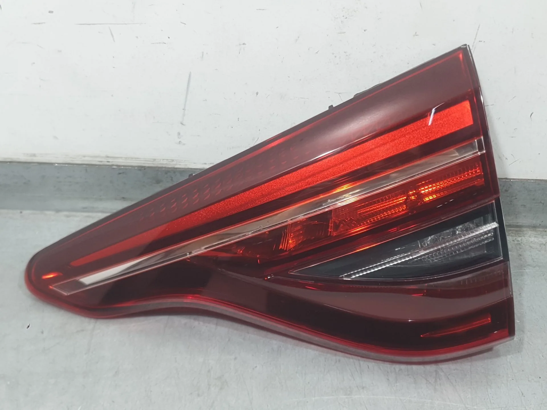 Piloto Trasero Derecho Interior para Mitsubishi Colt