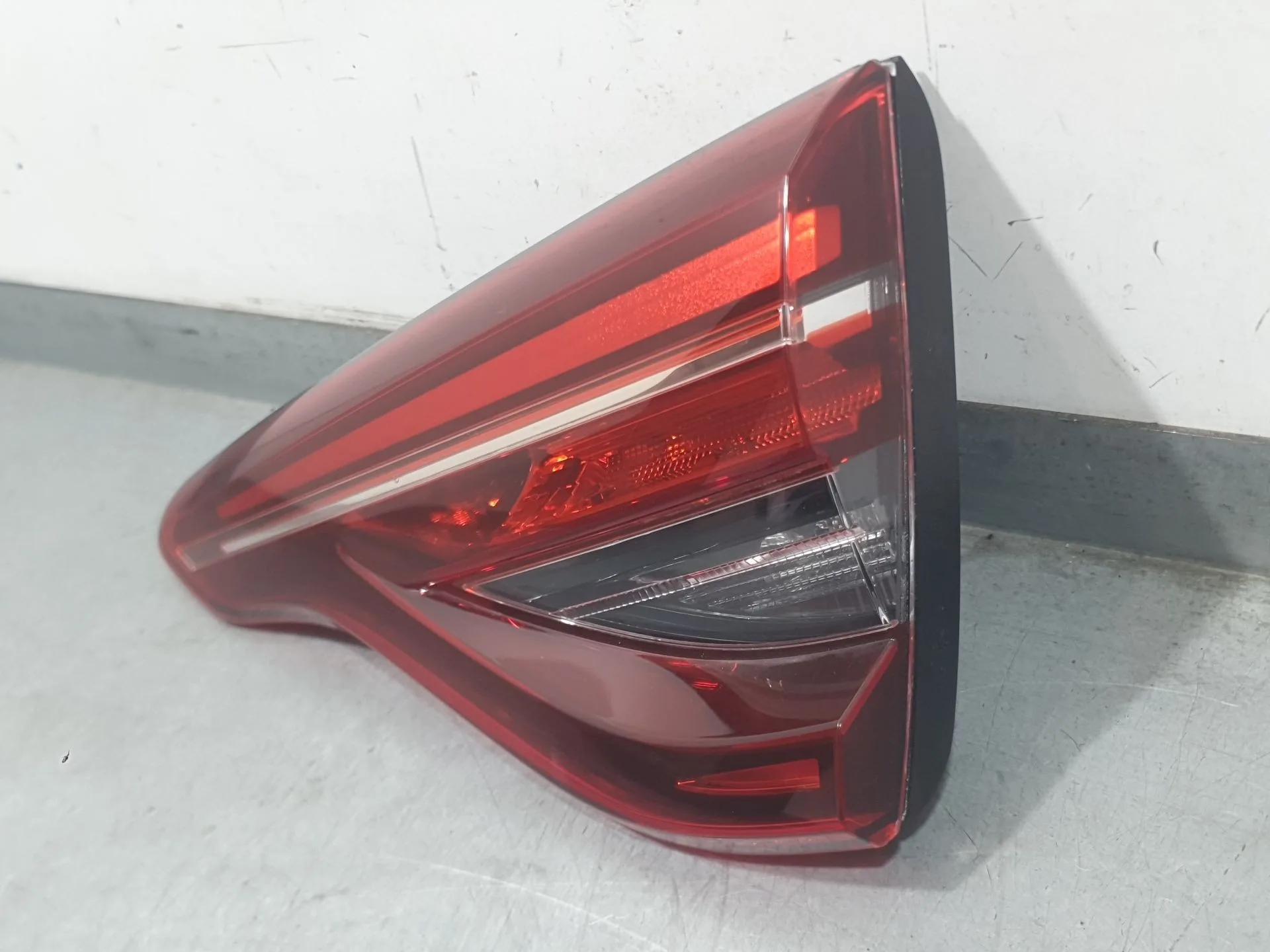 Piloto Trasero Derecho Interior para Mitsubishi Colt