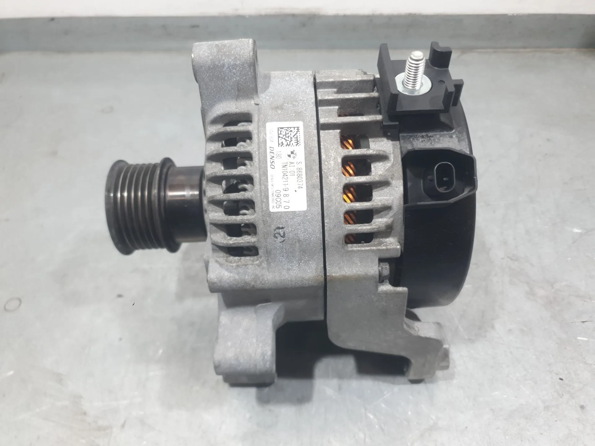 Alternador para Bmw 1 (F40)