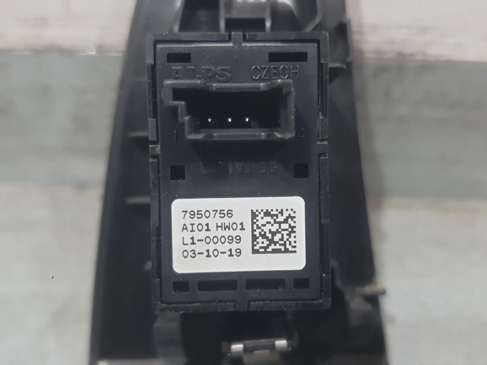 Mando Elevalunas Trasero Izquierdo para Bmw 1 (F40)