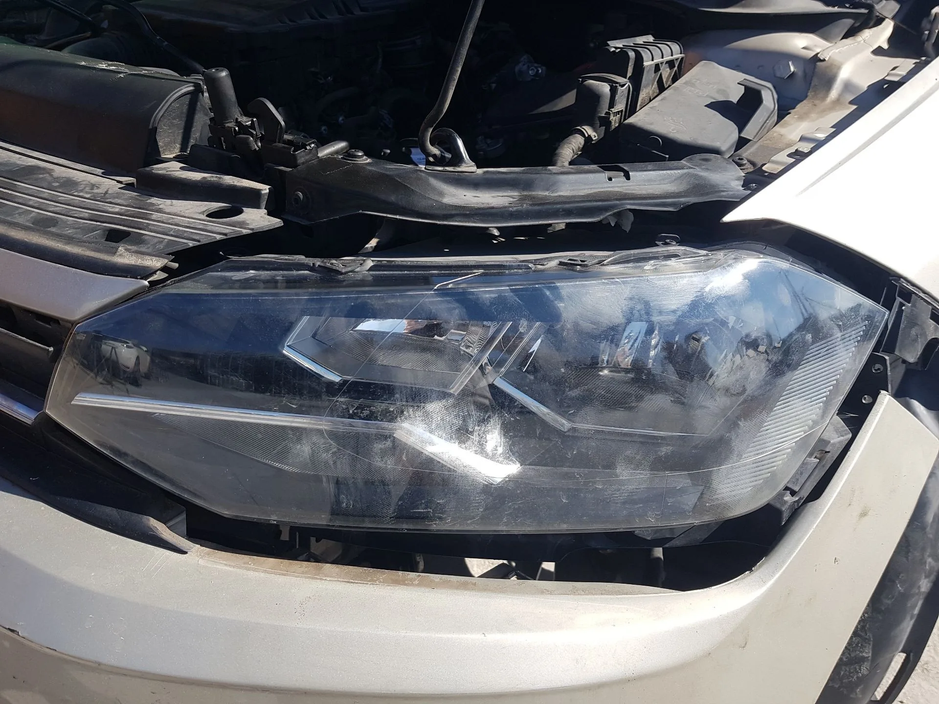 Faro Izquierdo para Volkswagen Polo Vi (Aw1, Bz1, Ae1)