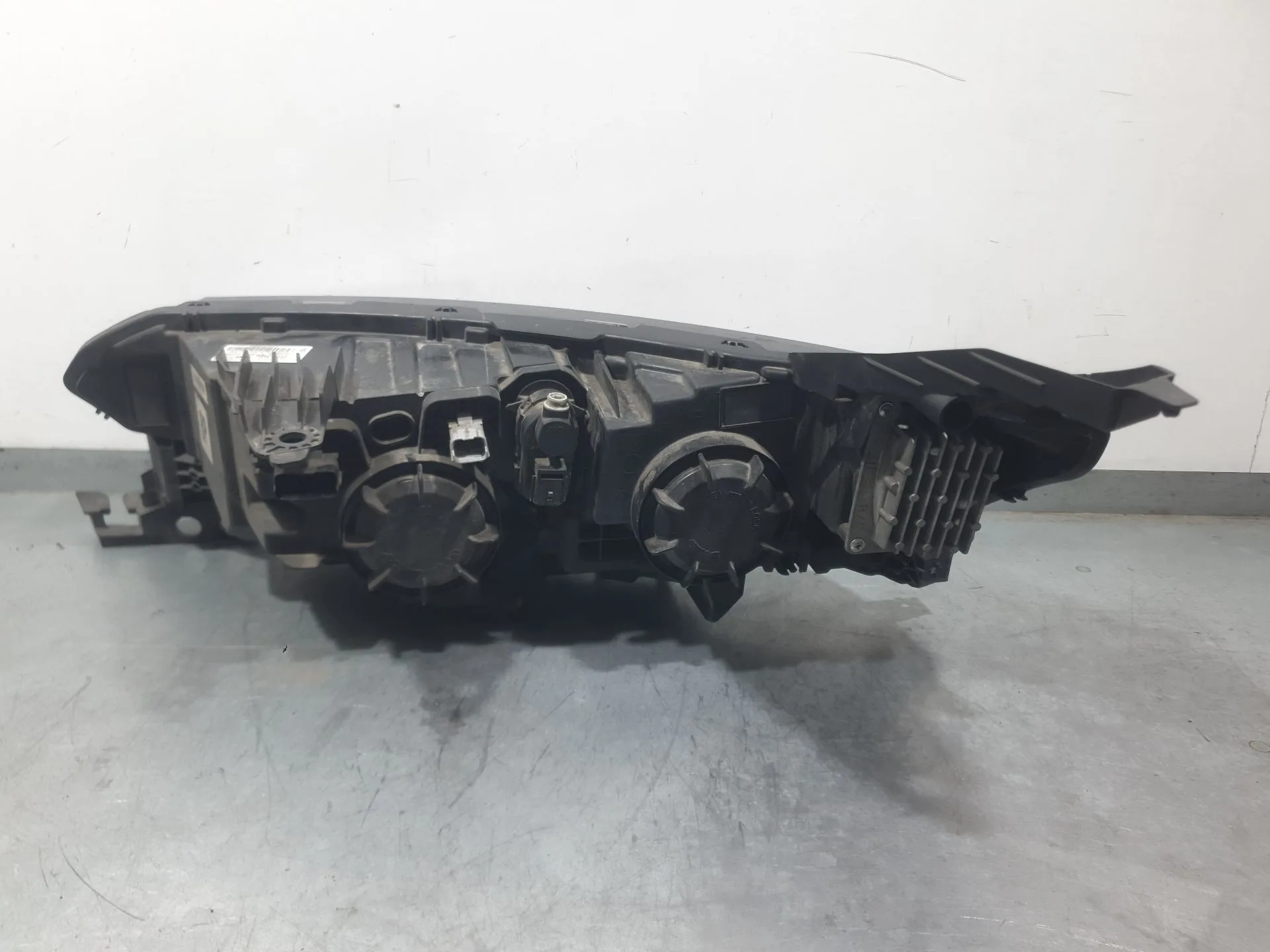 Faro Derecho para Renault Talisman (Lp_)