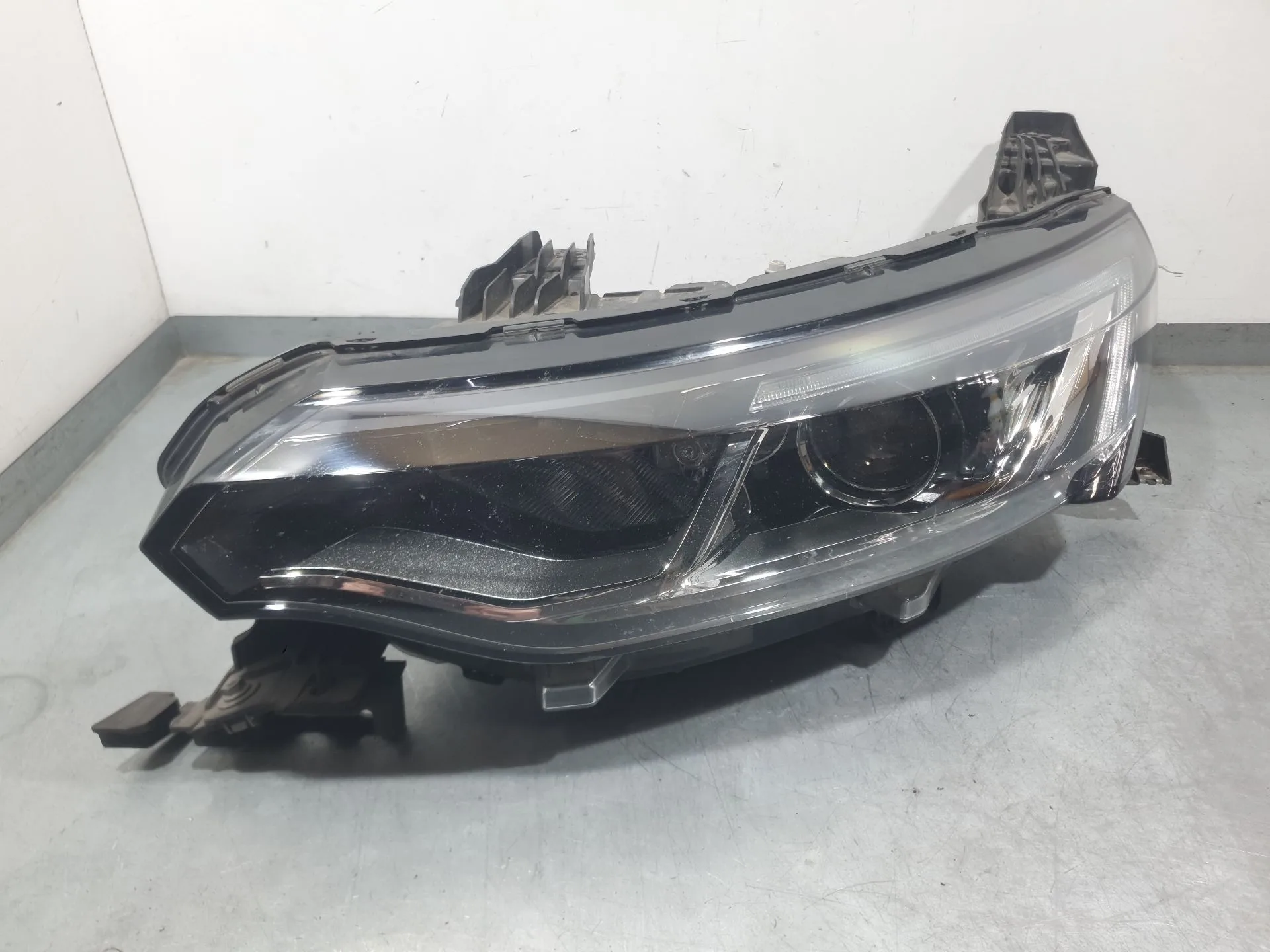 Faro Izquierdo para Renault Talisman (Lp_)