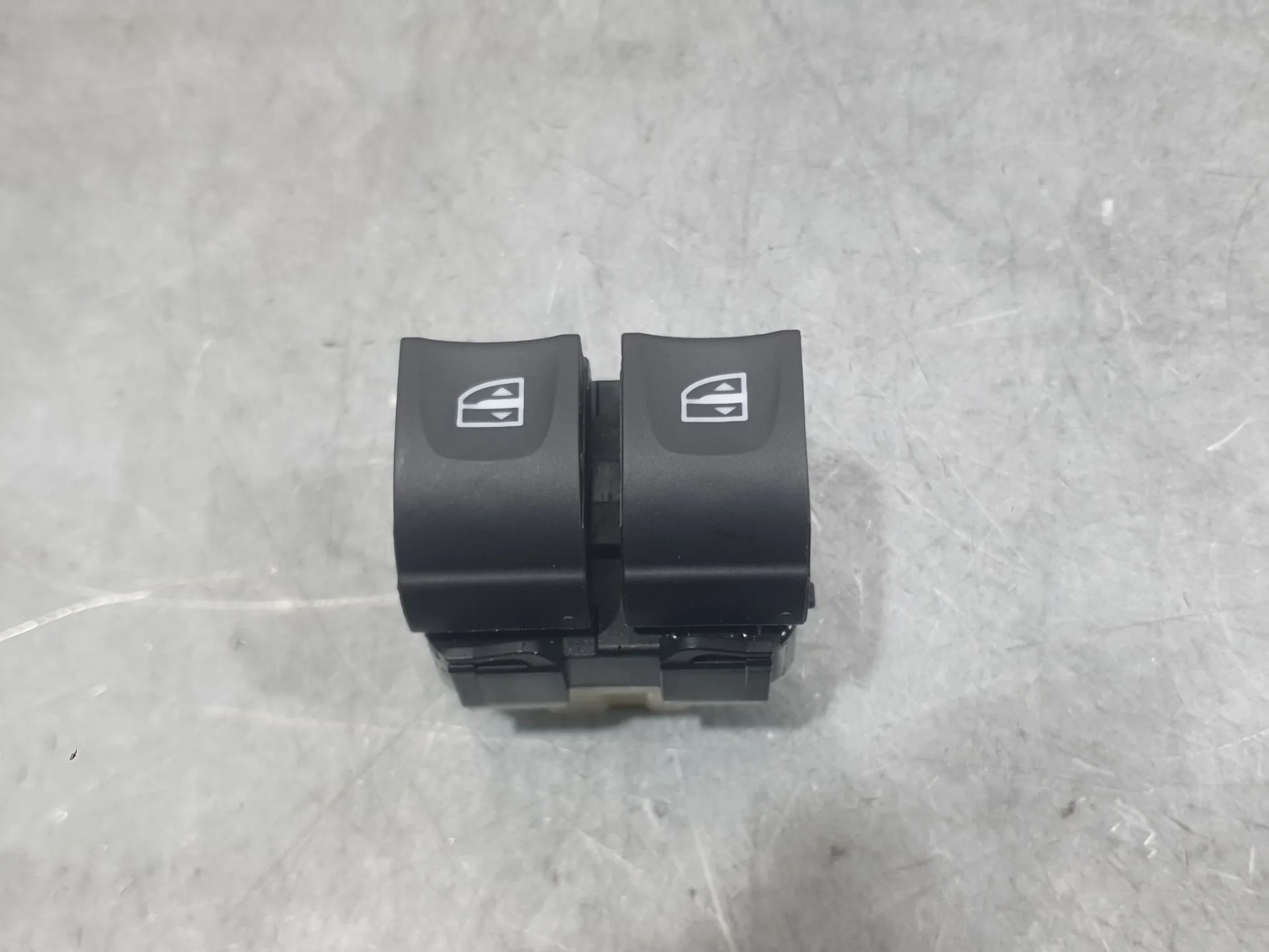 Mando Elevalunas Delantero Izquierdo para Dacia Sandero Iii