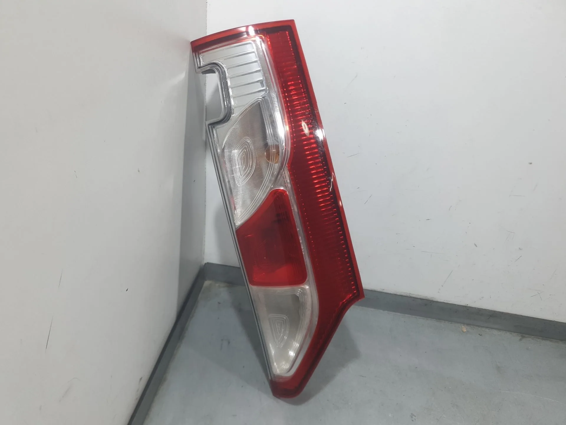Piloto Trasero Derecho para Renault Kangoo Express (Fw0/1_)