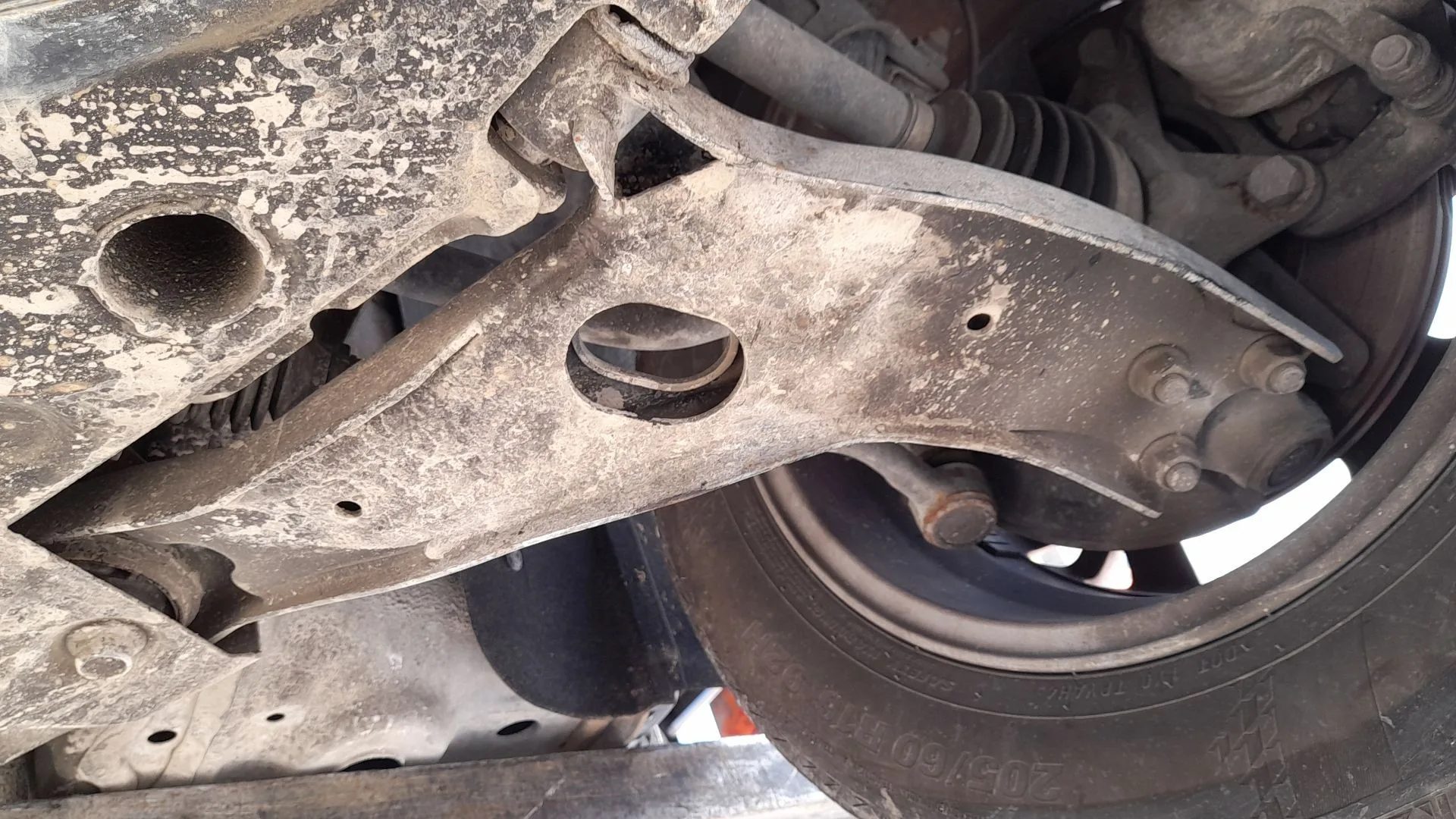 Brazo Suspension Inferior Delantero Izquierdo para Ssangyong Tivoli