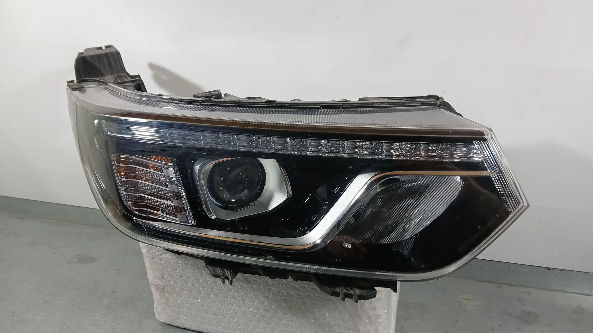 Faro Derecho para Ssangyong Tivoli