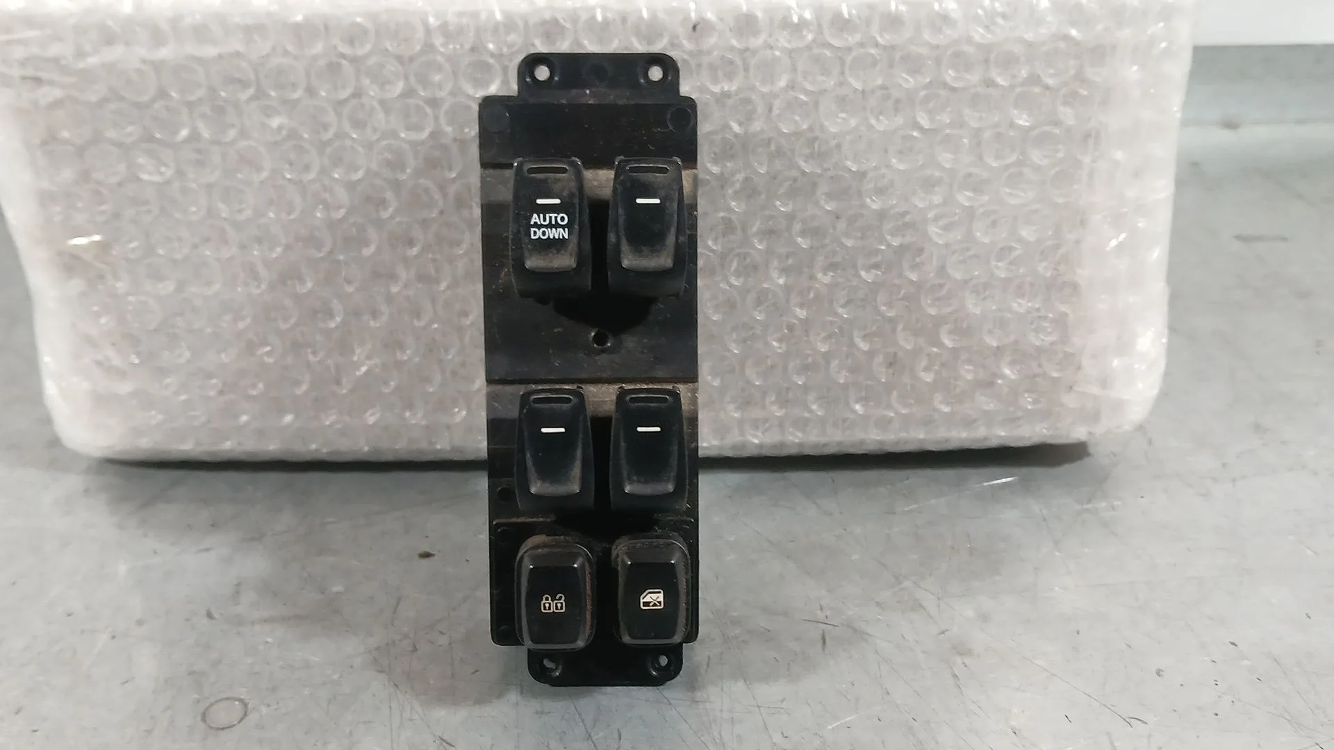 Mando Elevalunas Delantero Izquierdo para Ssangyong Tivoli