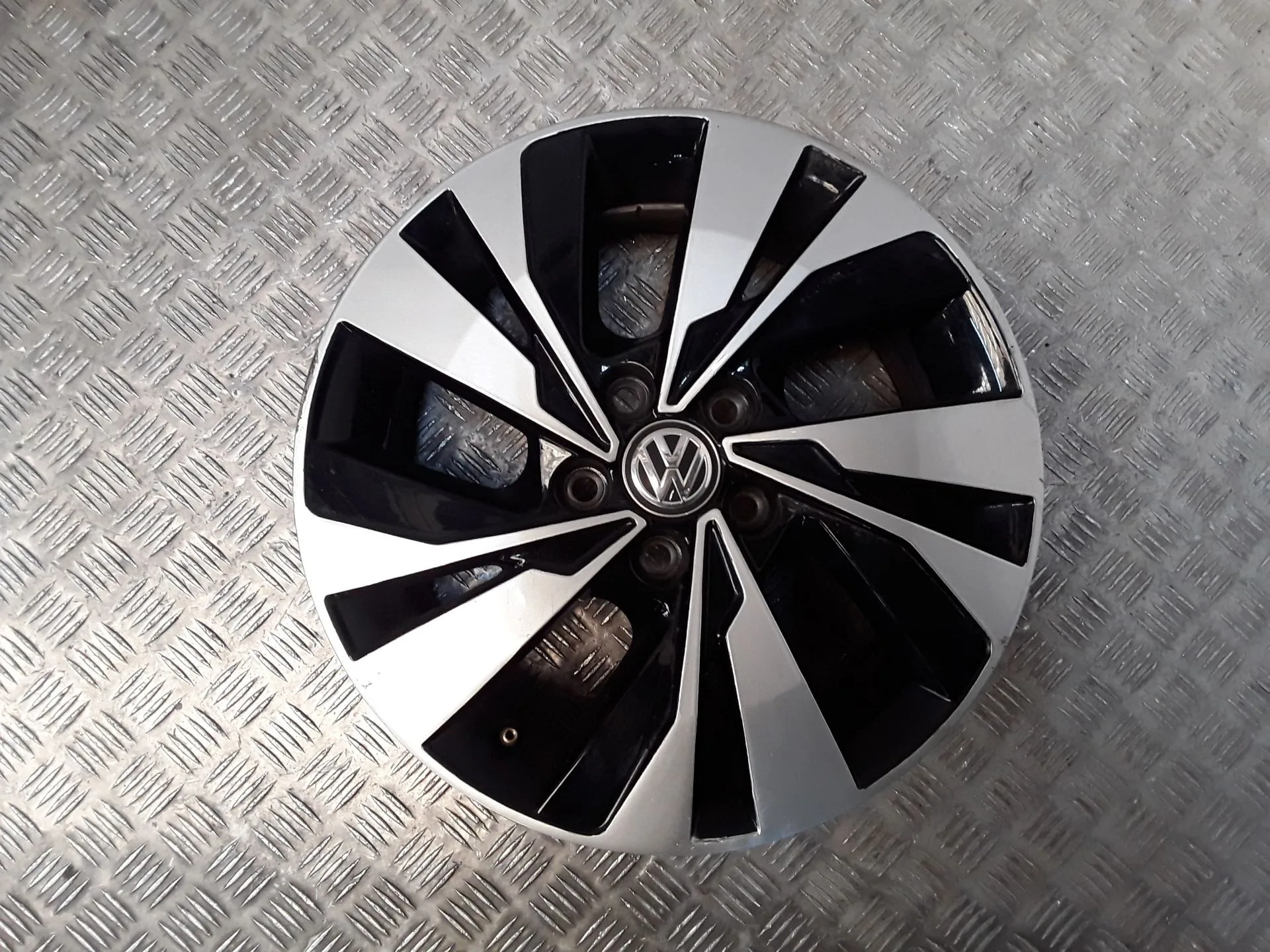 Llanta Aluminio para Volkswagen Polo Vi (Aw1, Bz1, Ae1)