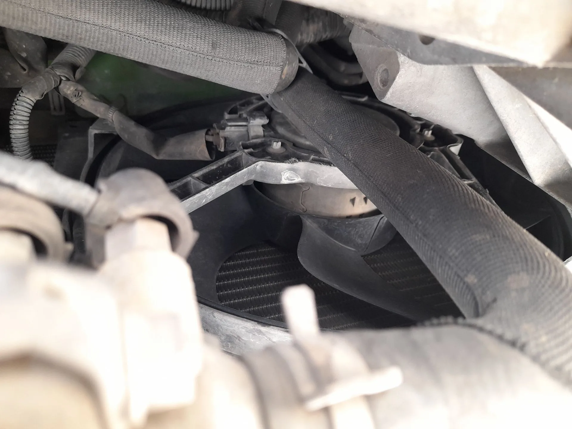 Electroventilador para Nissan Note (E12)