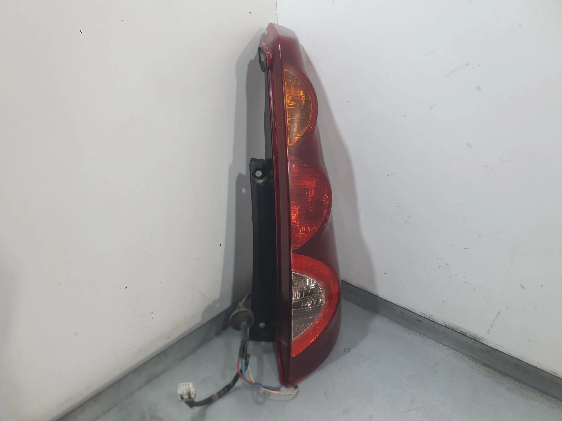 Piloto Trasero Derecho para Nissan Note (E12)