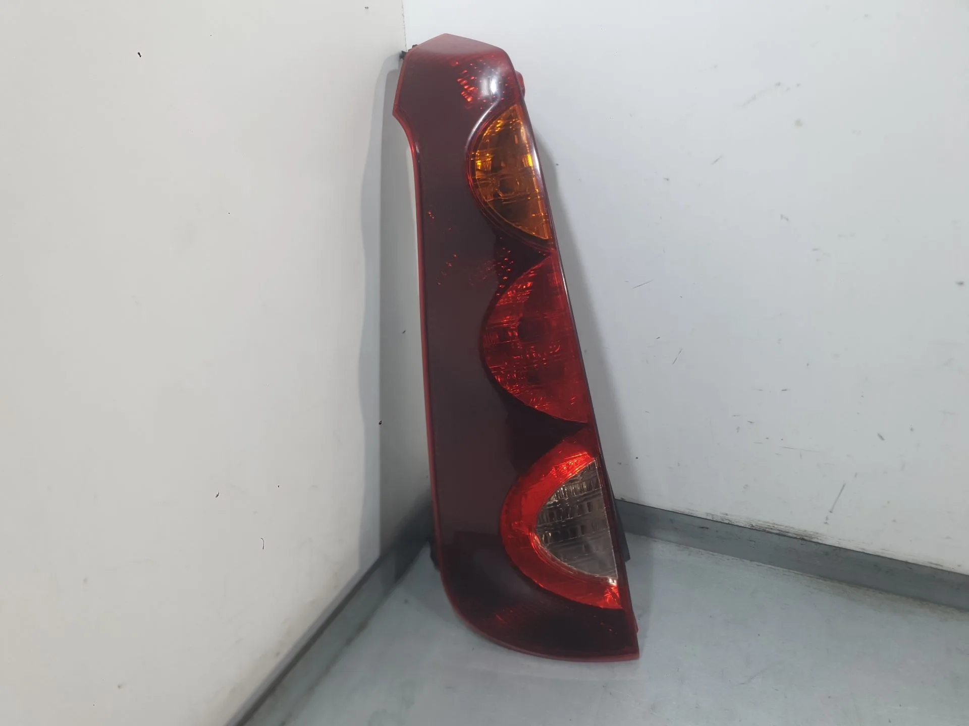 Piloto Trasero Izquierdo para Nissan Note (E12)