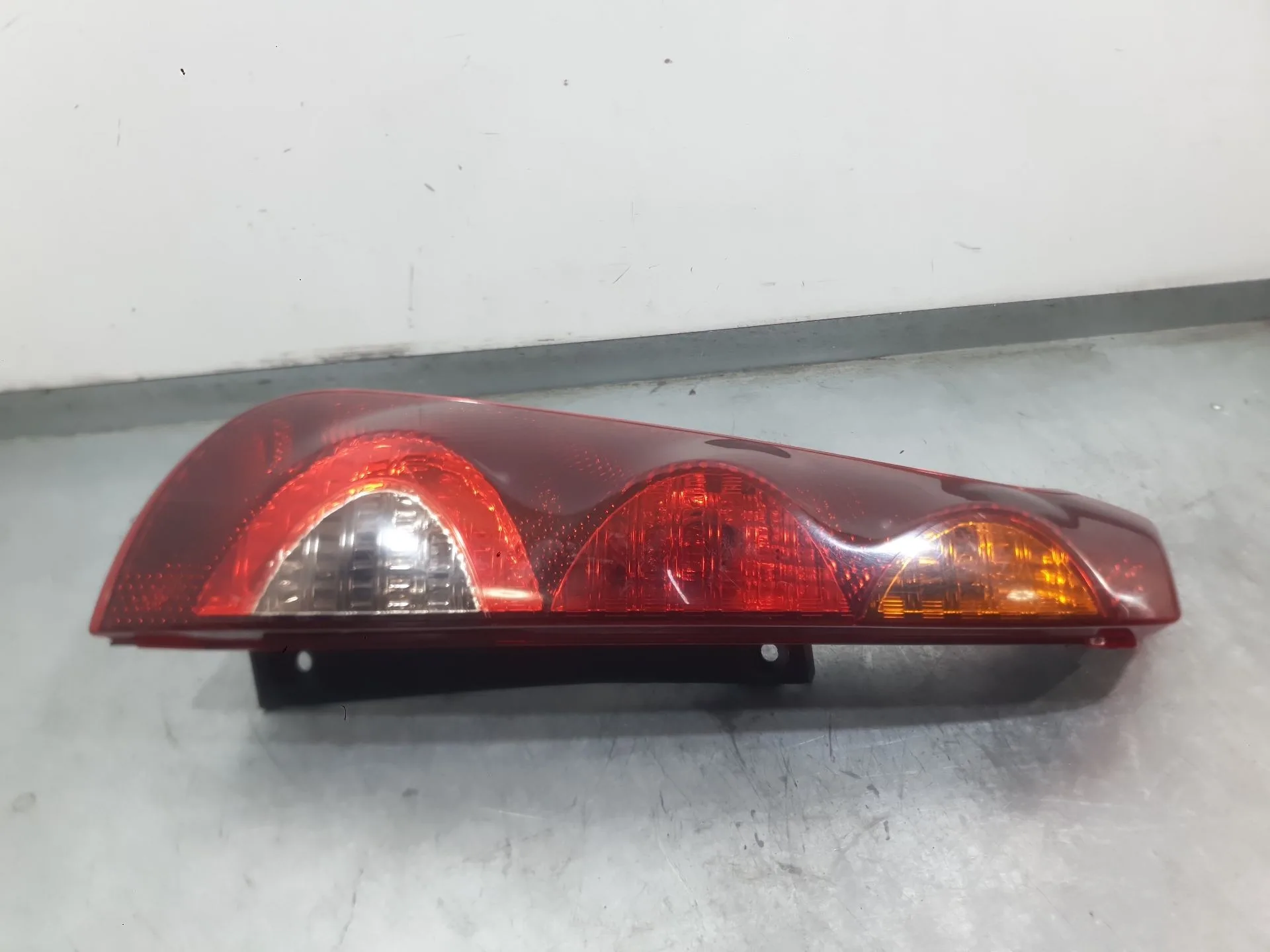 Piloto Trasero Izquierdo para Nissan Note (E12)