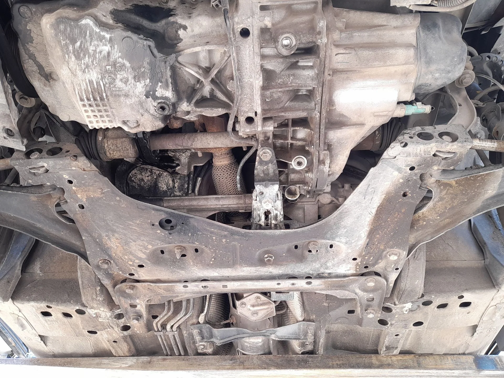 Puente Delantero para Nissan Note (E12)