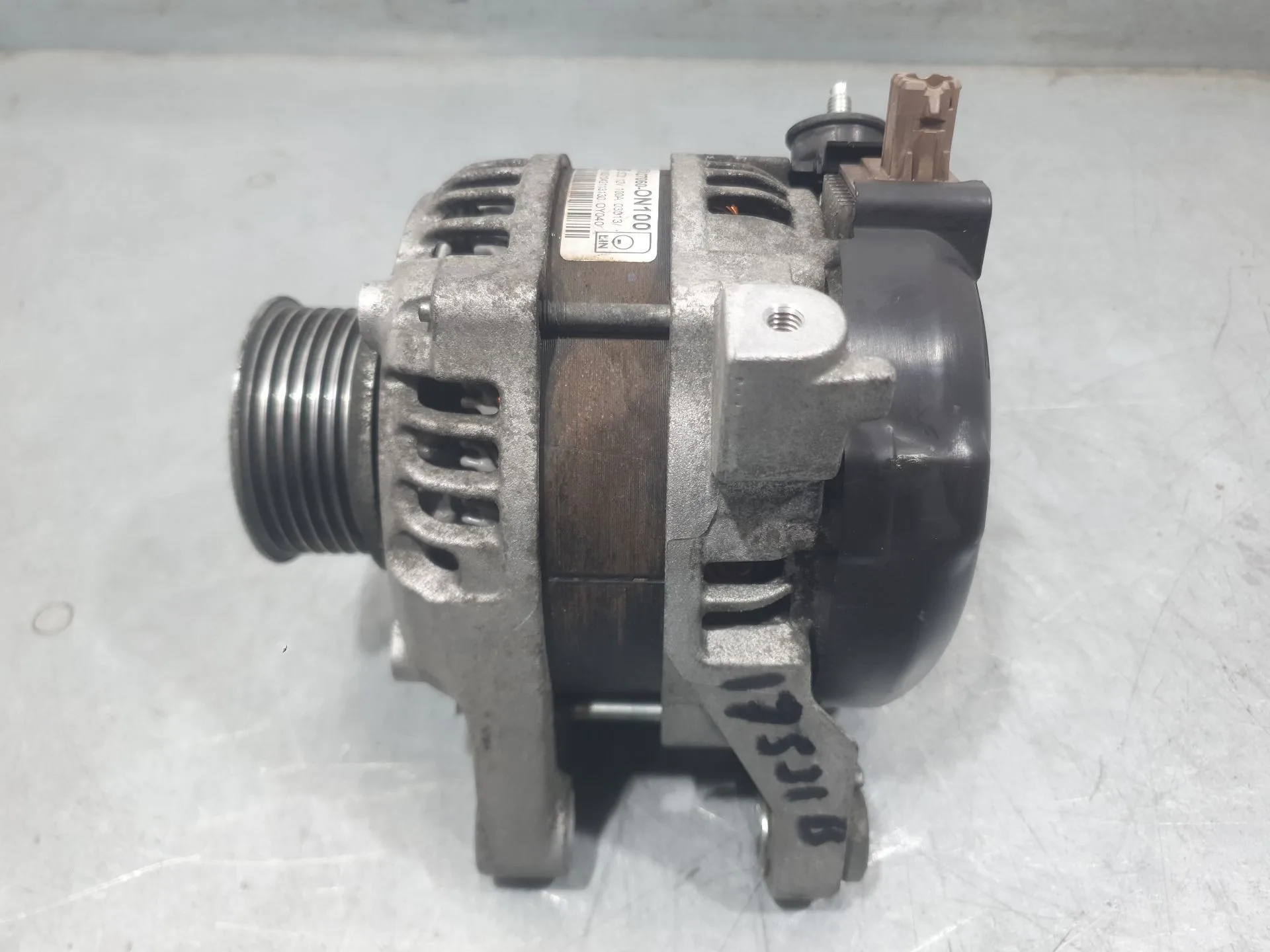 Alternador para Toyota Auris (_E18_)