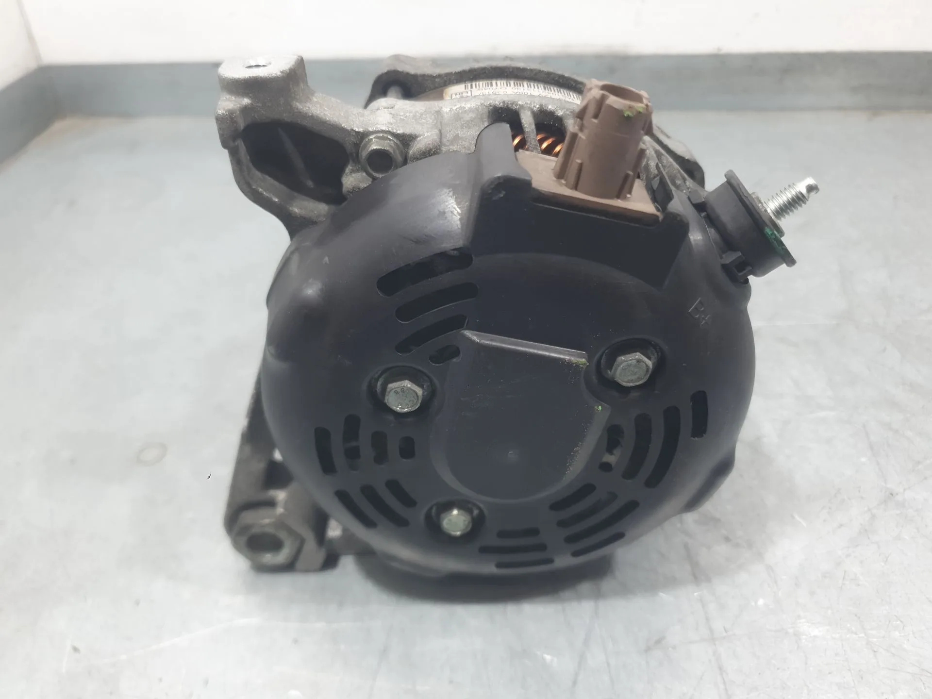 Alternador para Toyota Auris (_E18_)