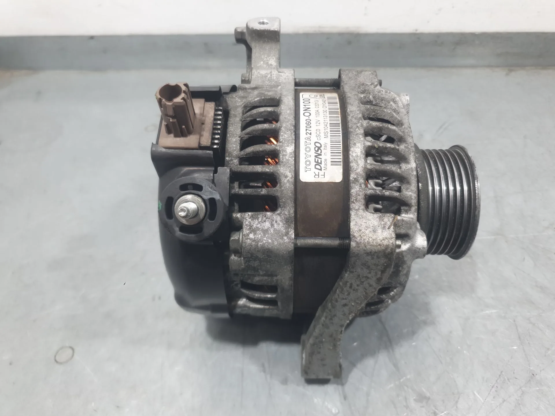 Alternador para Toyota Auris (_E18_)