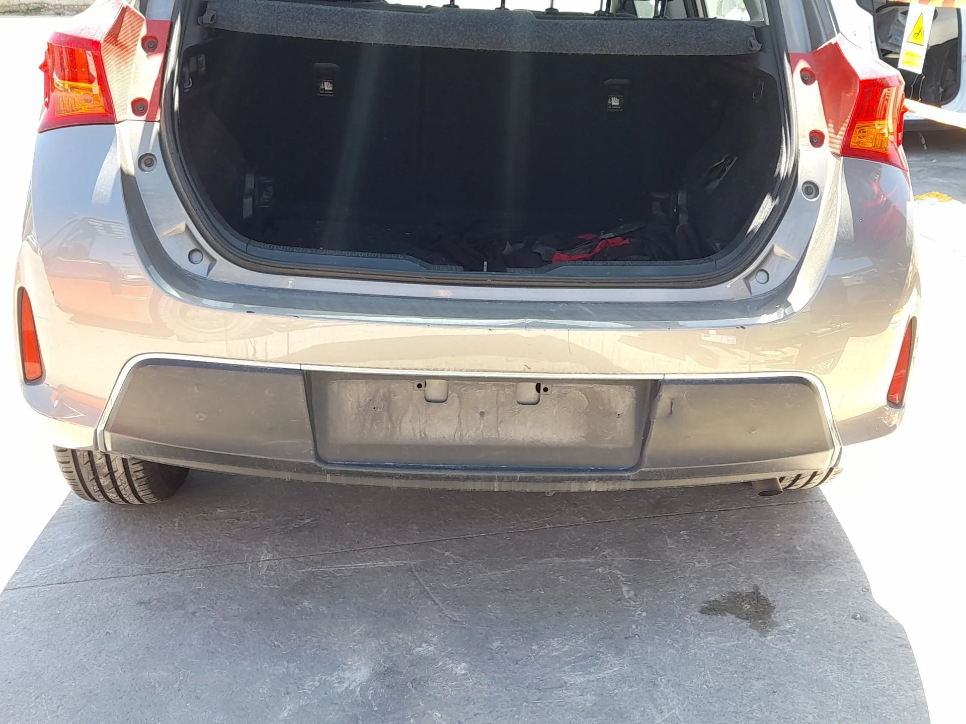 Paragolpes Trasero para Toyota Auris (_E18_)