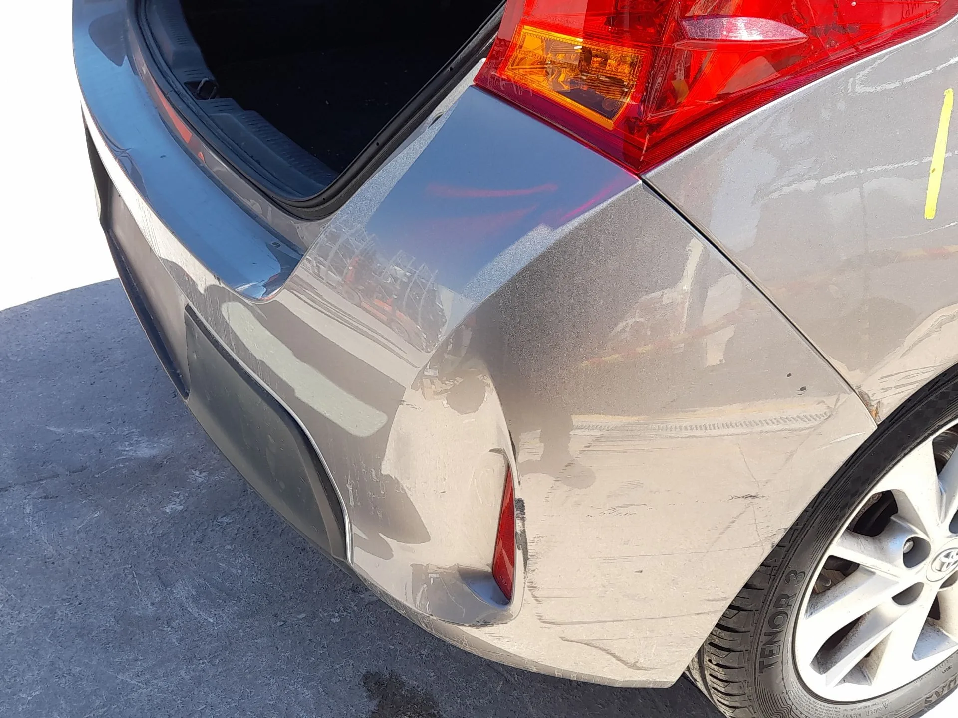 Paragolpes Trasero para Toyota Auris (_E18_)