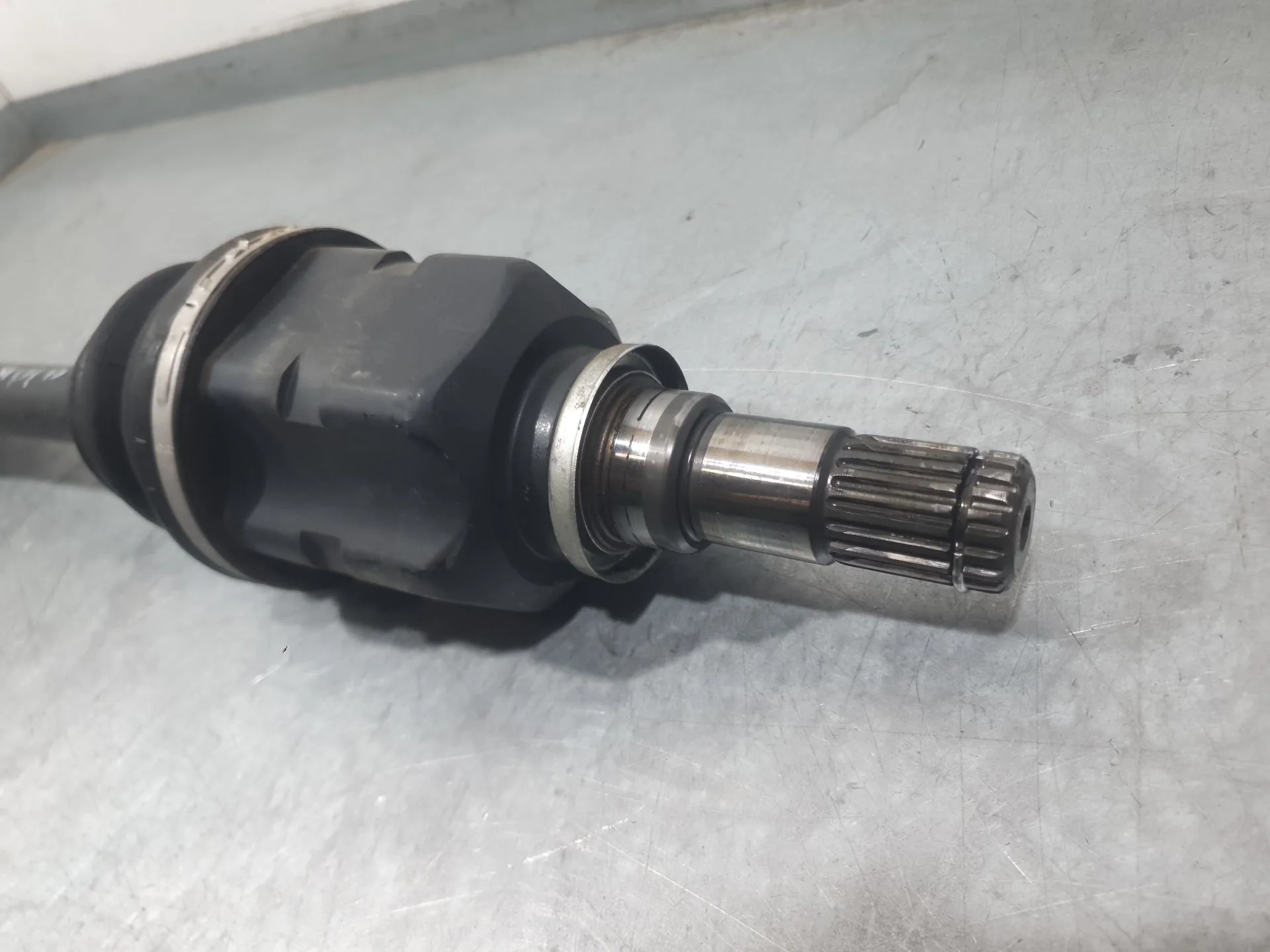 Transmision Delantera Izquierda para Toyota Auris (_E18_)