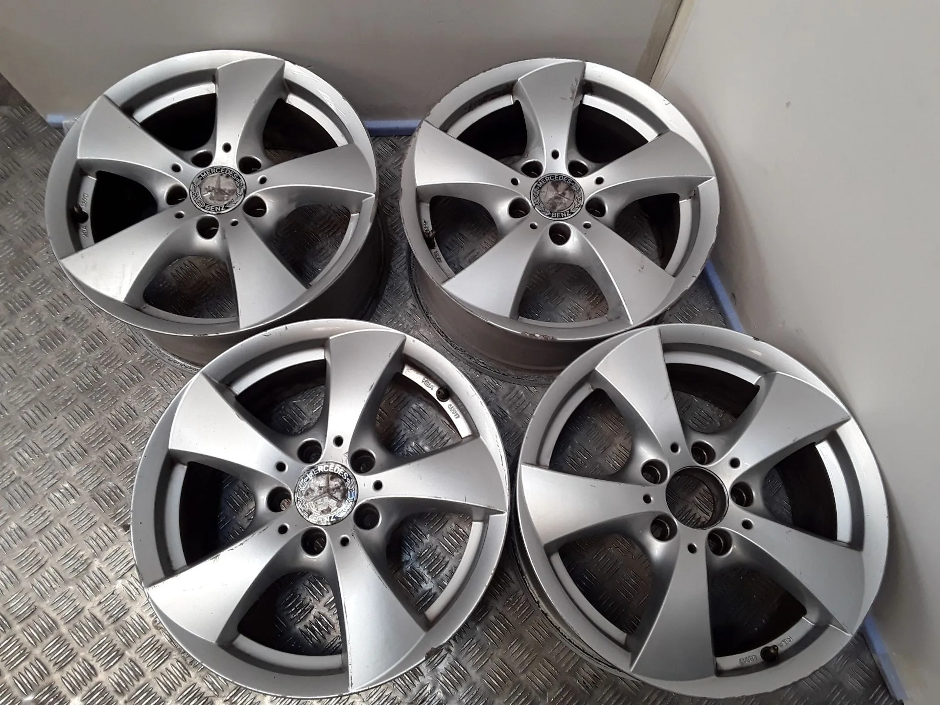 Juego Llantas Aluminio para Mercedes-Benz Clase C (W204) Lim.